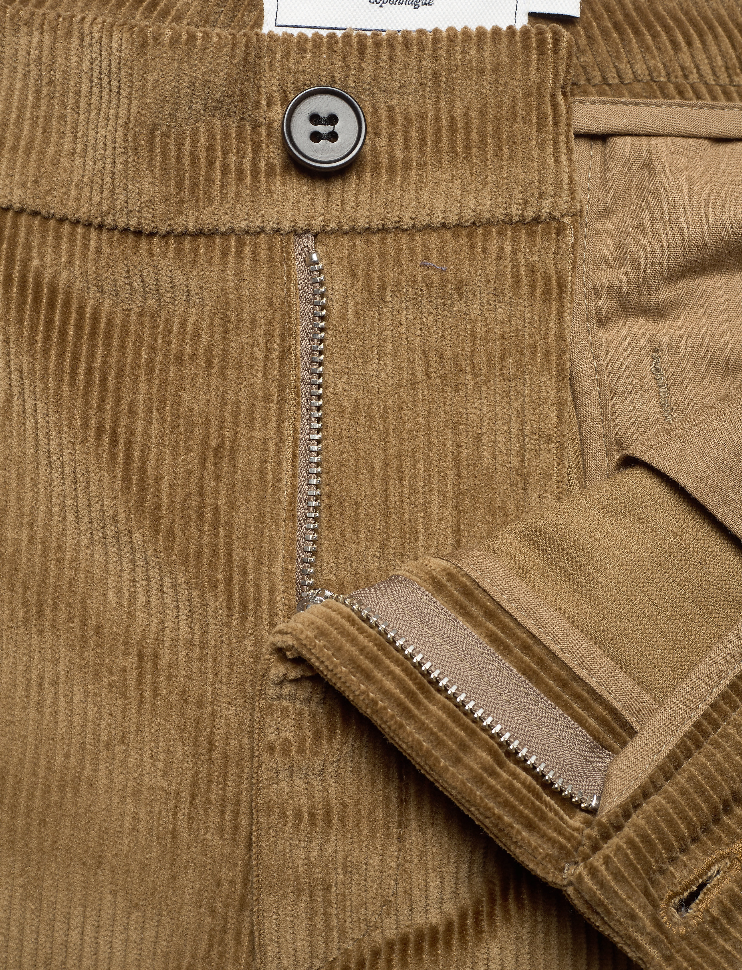 Les Deux - UPC Corduroy Cargo Shorts - cub brown - 3