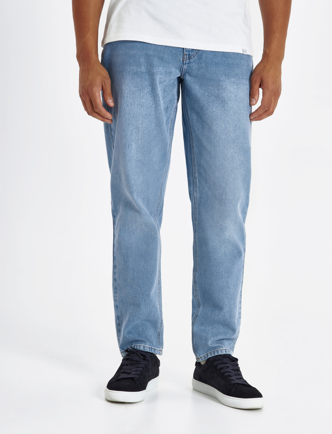 Relaxed fit deals jeans