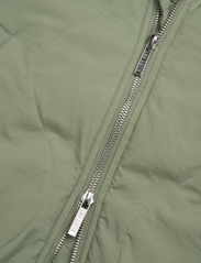 Les Deux - Norman Quilted Bomber Jacket - spring jackets - hegde green - 4