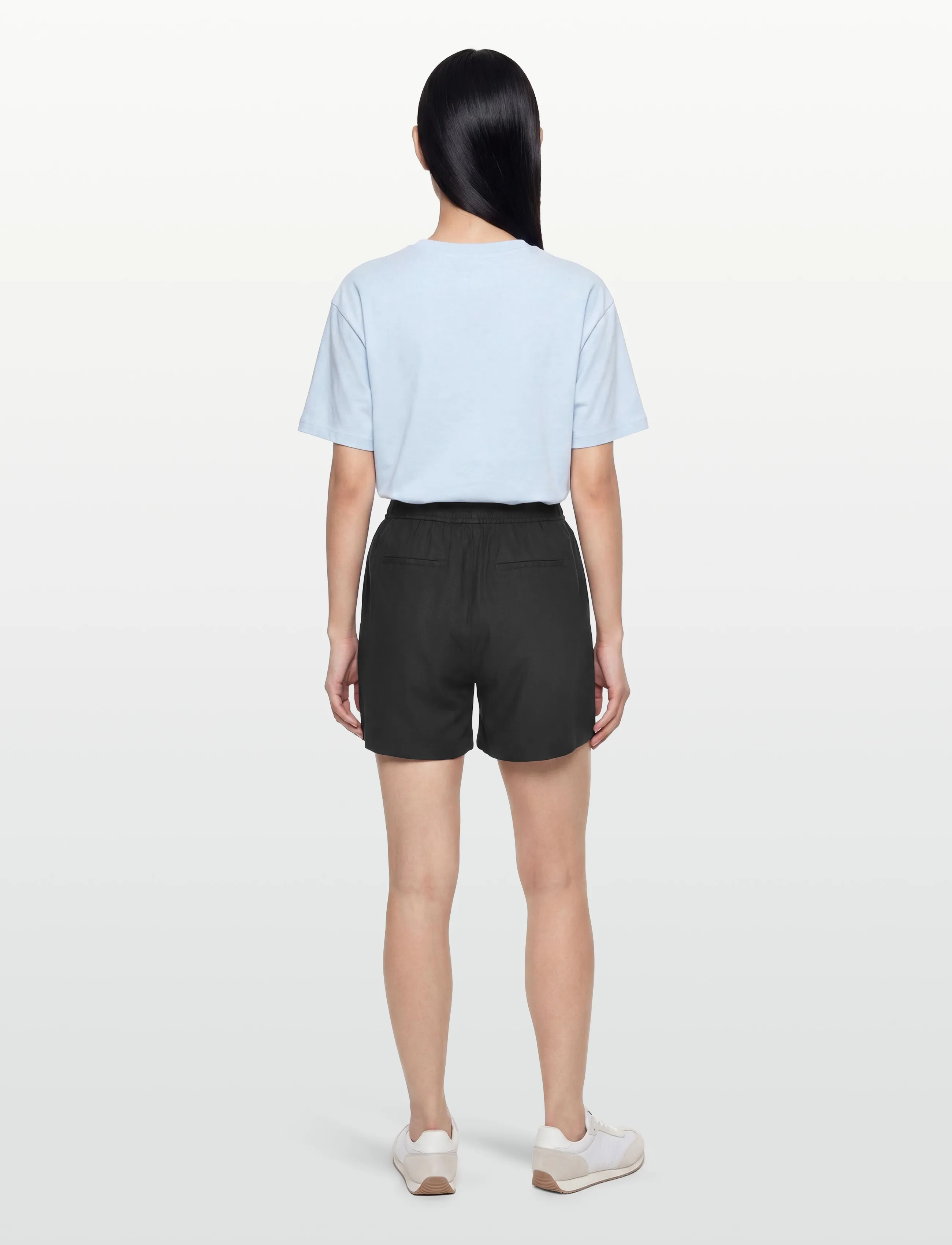 Levete Room - LR-NAJA - leinen-shorts - 9999 black - 4