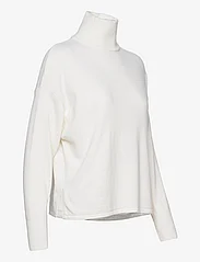 Levete Room - LR-ZOPHIA - megztiniai su aukšta apykakle - l106 - off white - 3