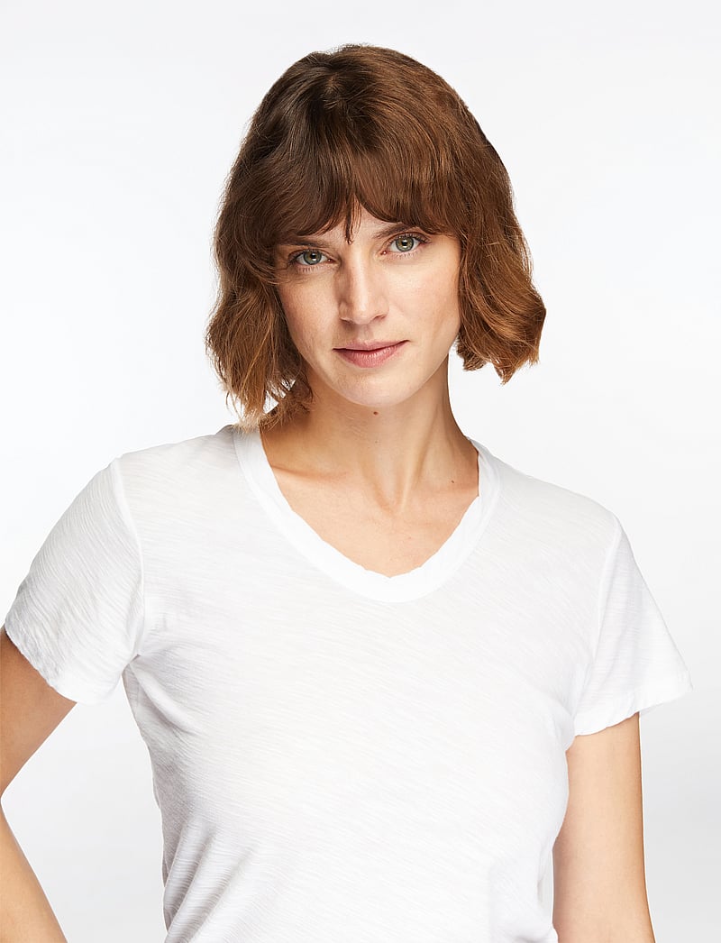 Levete Room - LR-ANY - t-shirts - white - 5