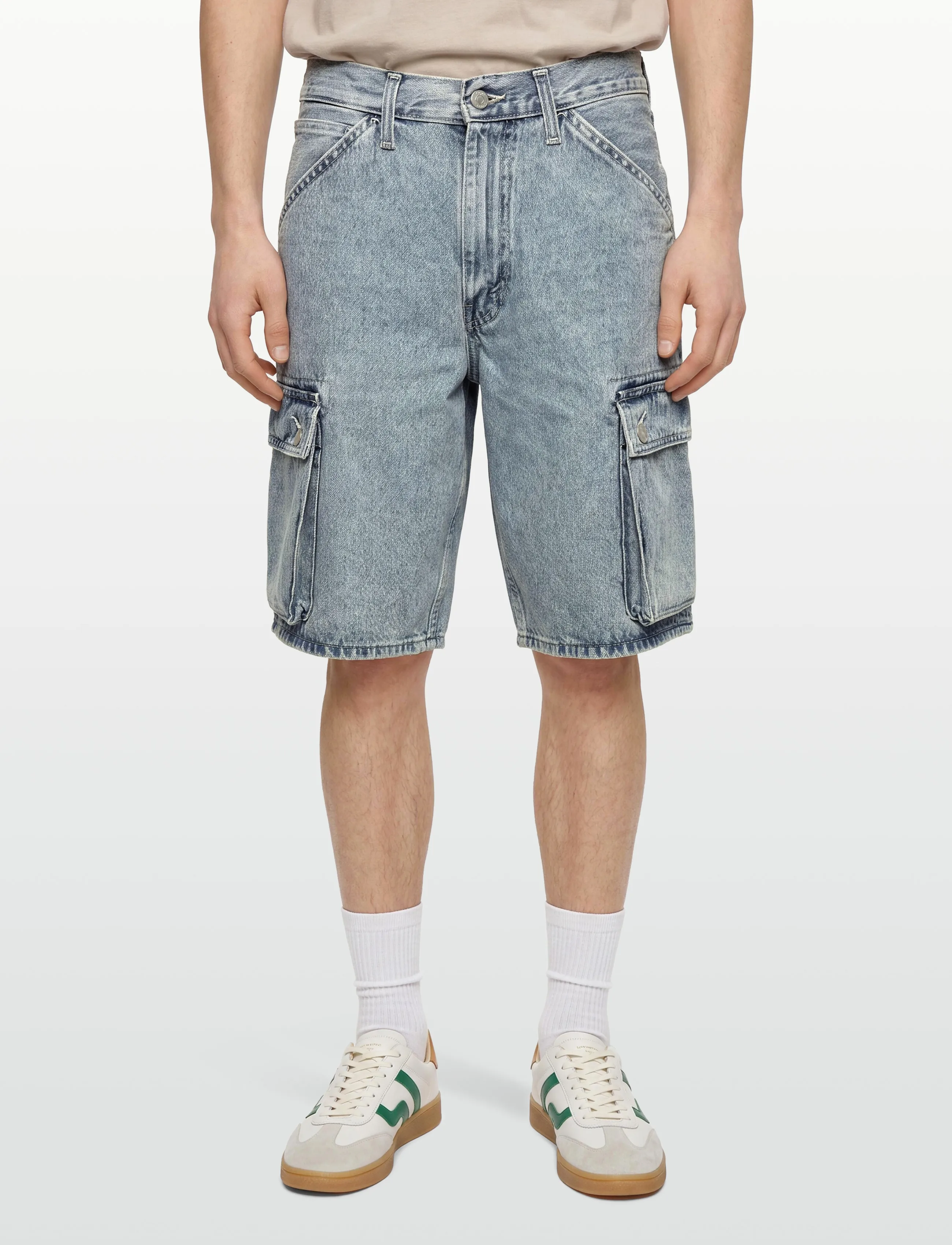 Levi's® - 478 BAGGY CARGO SHORTS MY POCK - cargoshorts - light indigo - worn in - 3