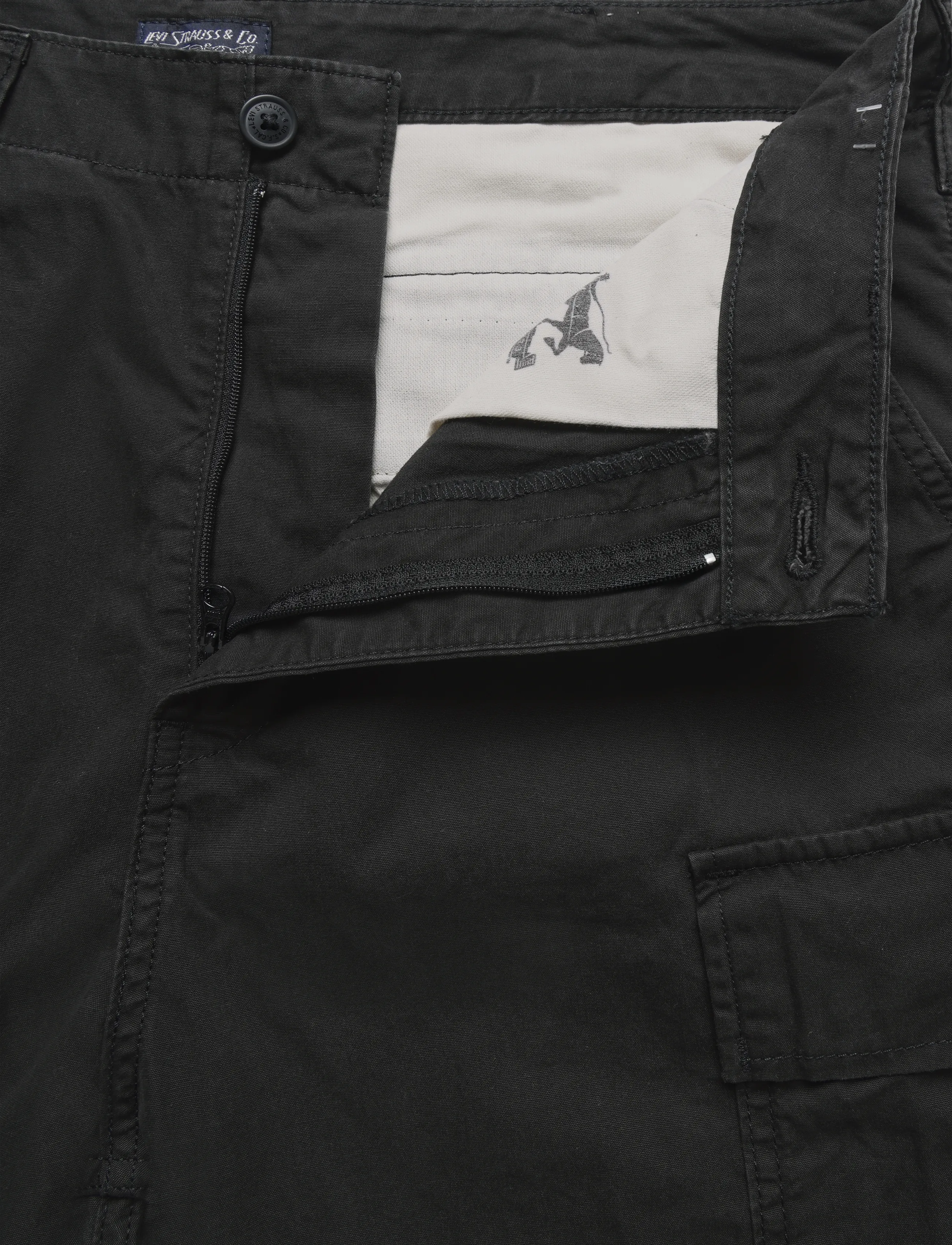 Levi's® - CARRIER CARGO SHRT2 METEORITE - cargoshorts - blacks - 3
