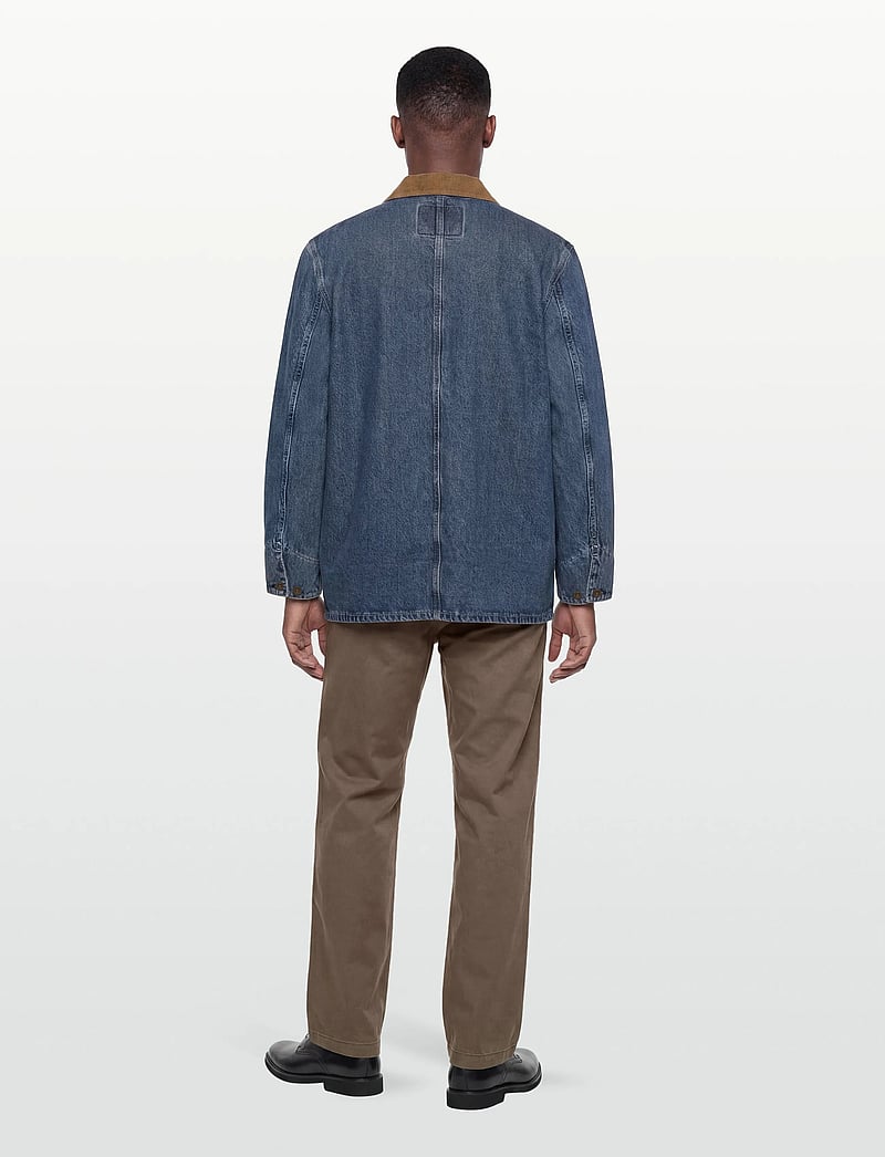Levi's® - BERKLEY CHORE COAT SUNBURNT CH - cienkie płaszcze - med indigo - worn in - 5