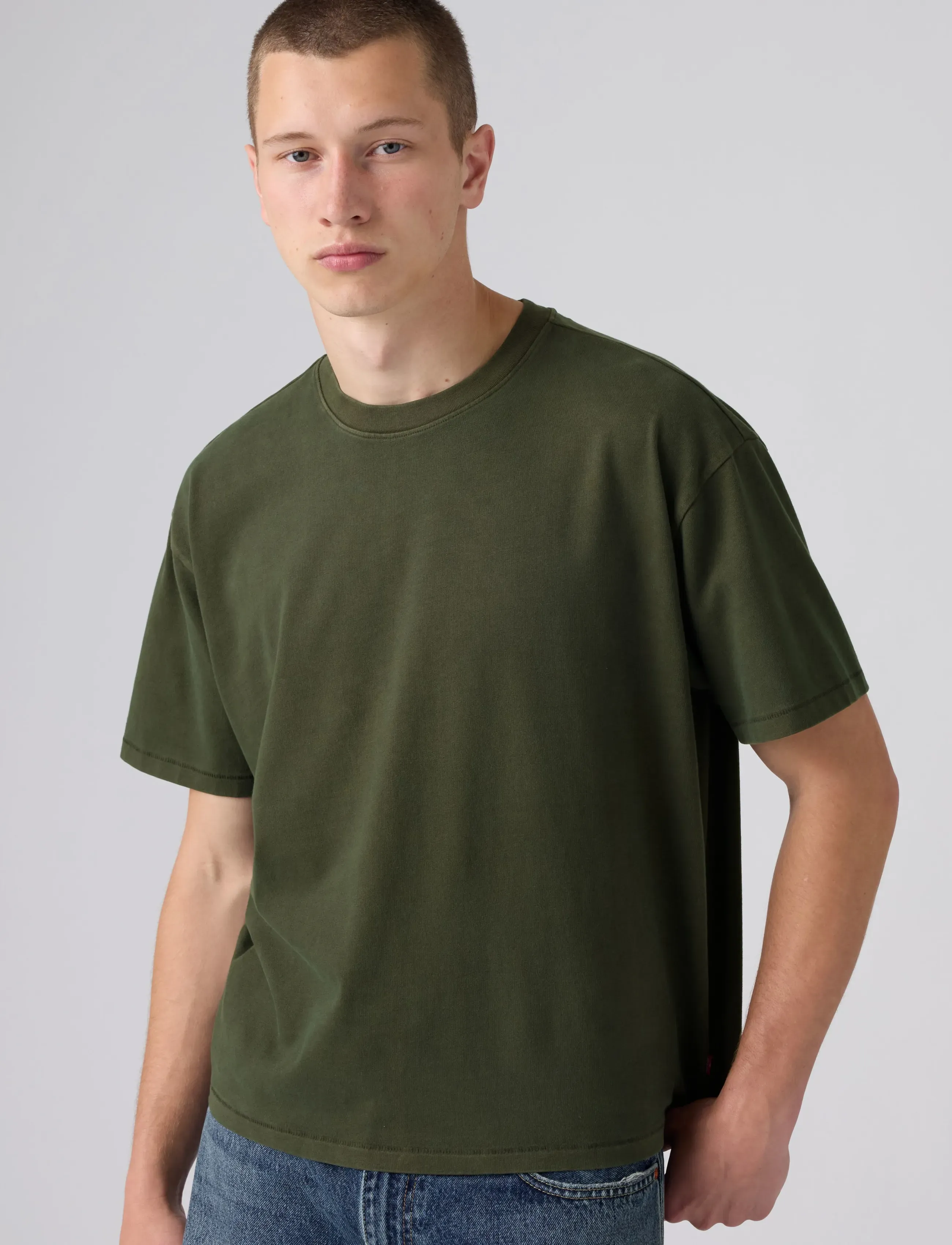 Levi's® BOXY SS TEE SHEEN WASH ROSIN - Streetwear - GREENS / khaki/green