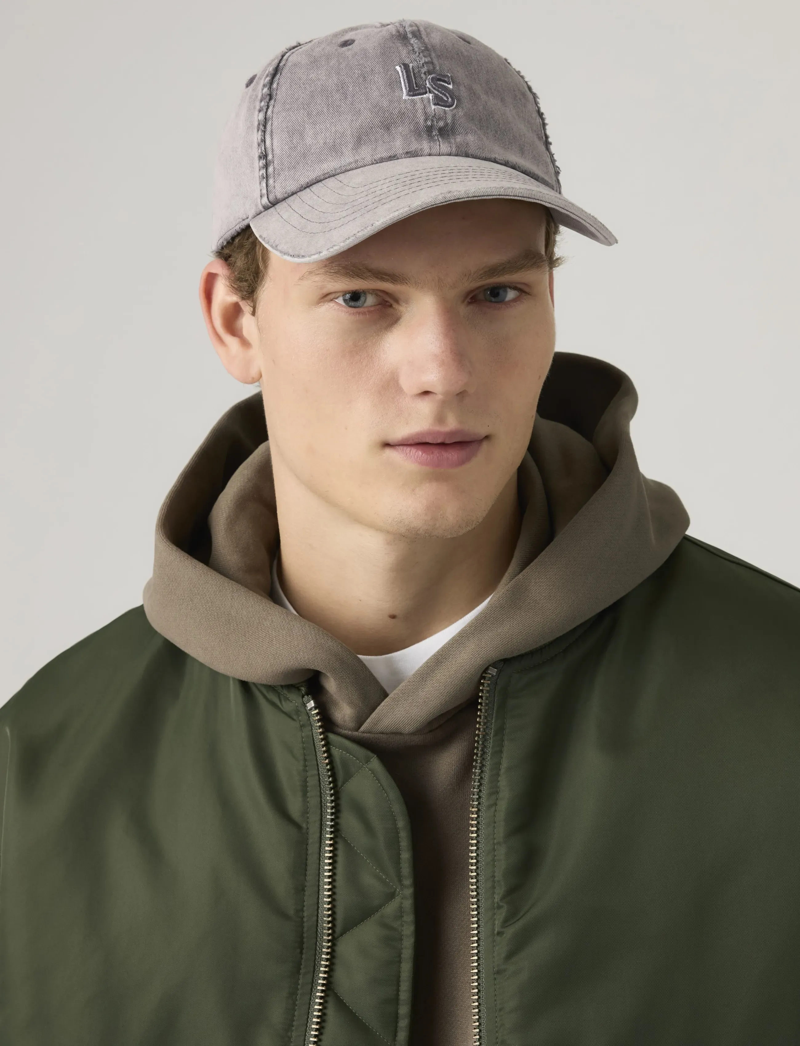 Levi's® LS MONOGRAM CAP SUNSHINE TINT - Shop efter stil - GREYS / grey