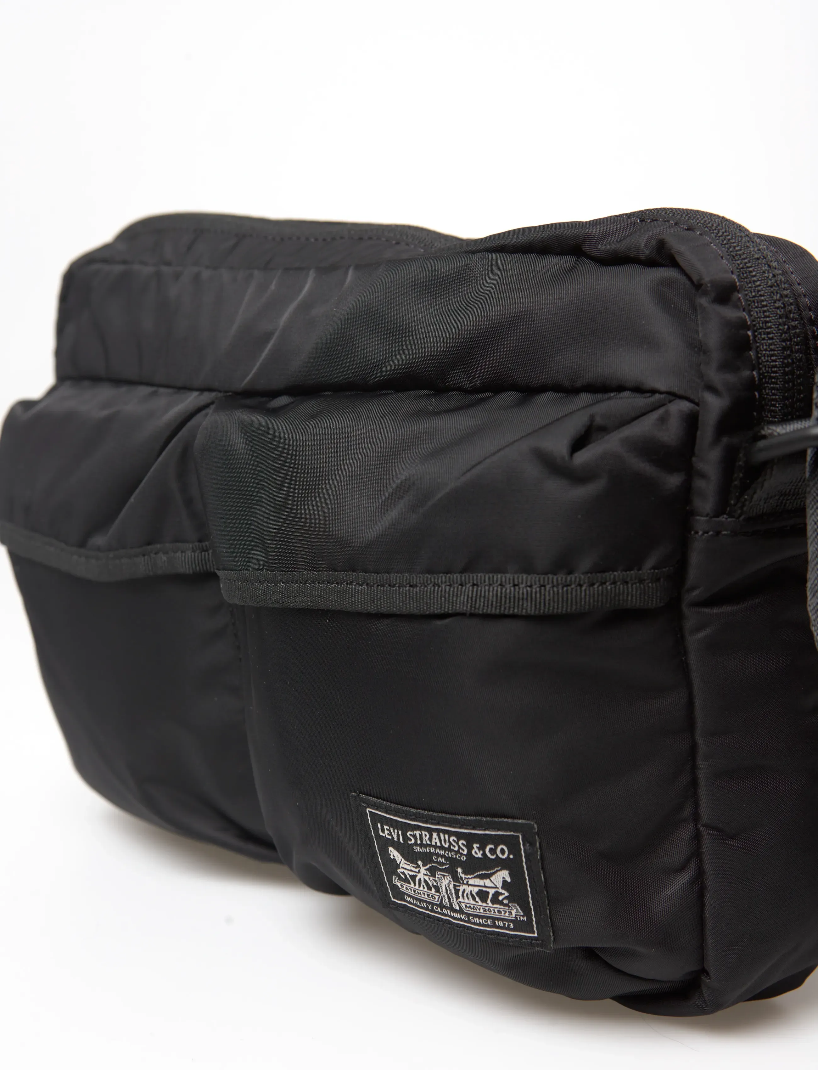 Levi's® - MISSION BAY CROSSBODY CAVIAR - shop by style - blacks - 5