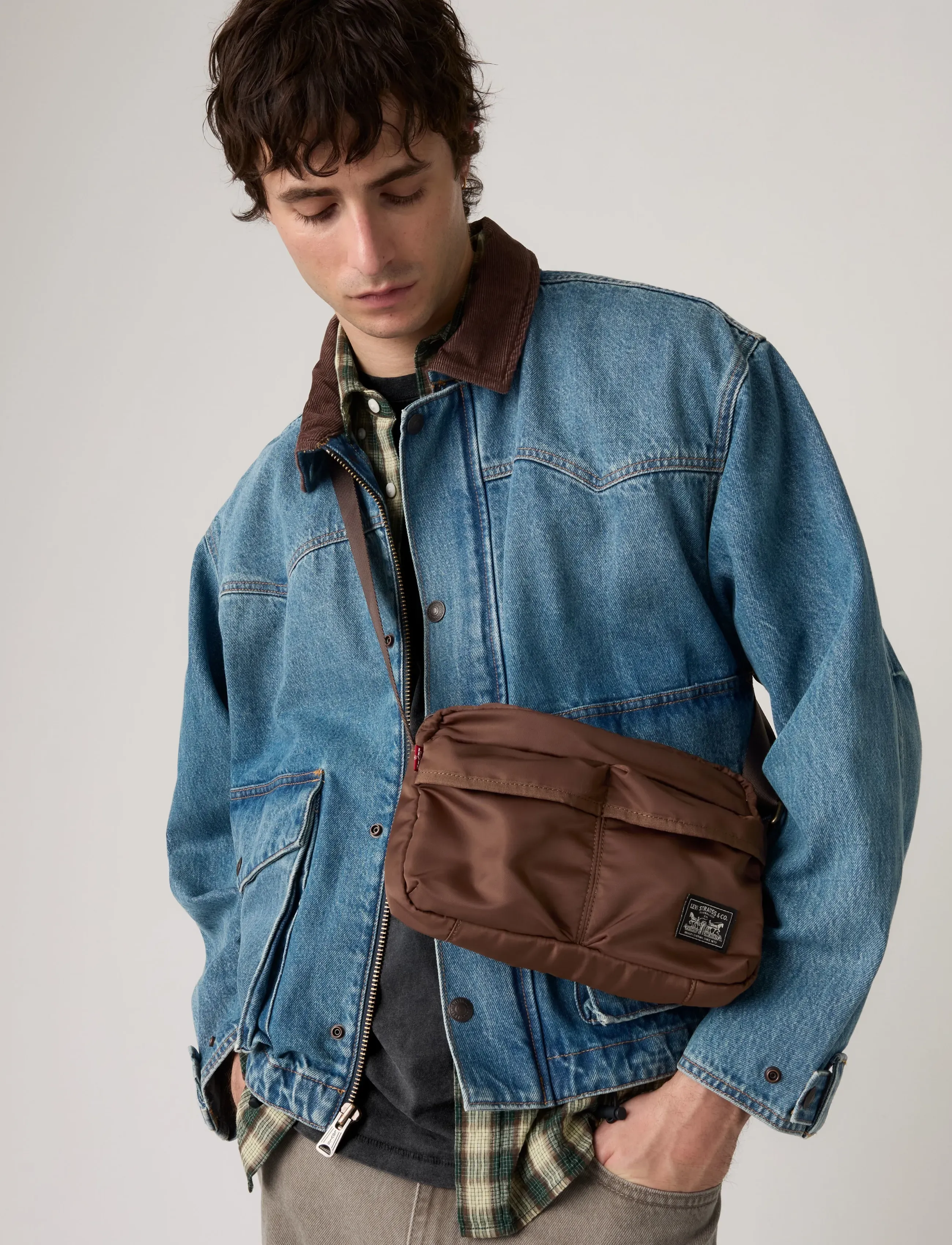 Levi's® MISSION BAY CROSSBODY CHESTNUT - Streetwear - NEUTRALS / khaki/green