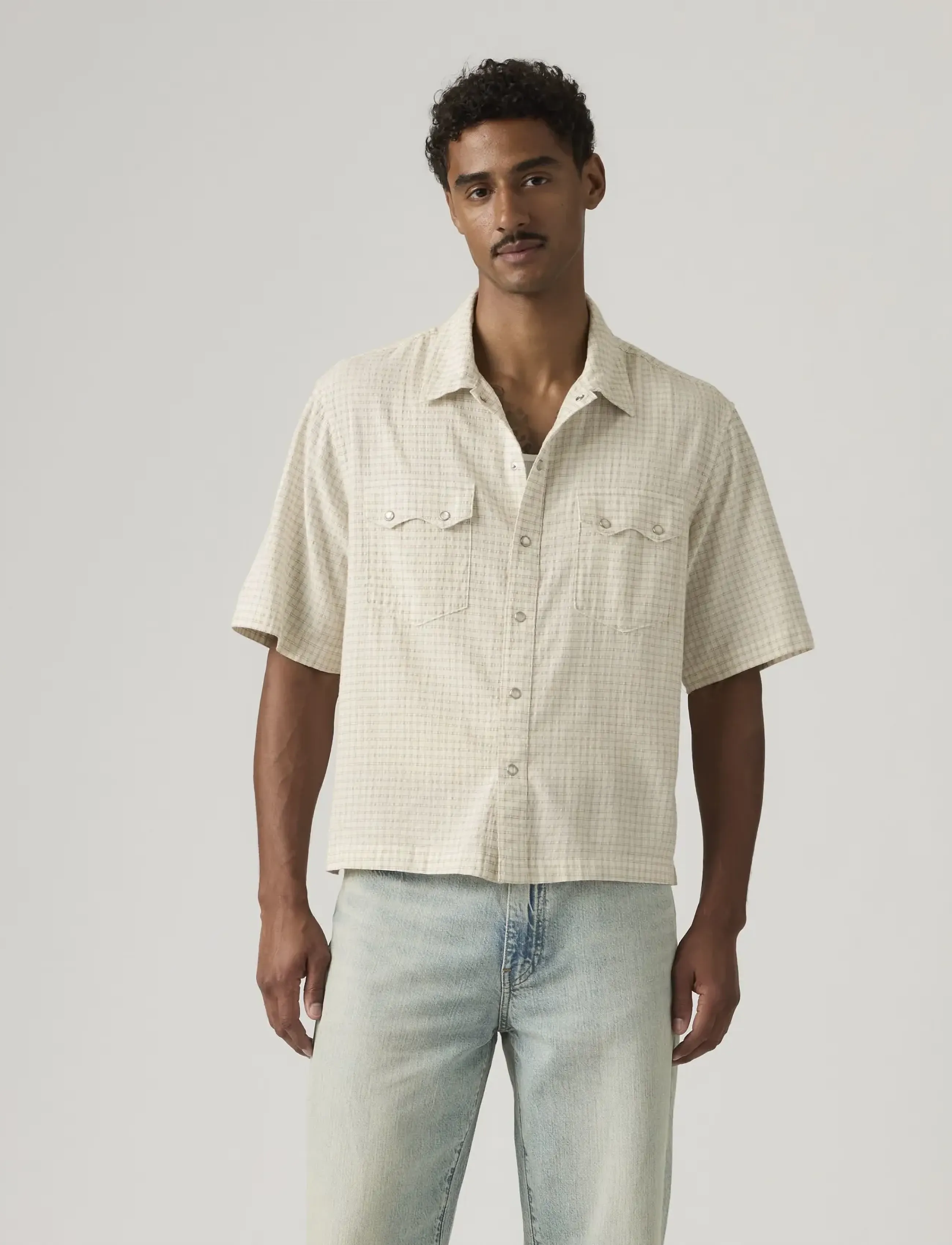 Levi's® - SS BOXY WESTERN CRISS CROSS - rutede skjorter - whites - 5