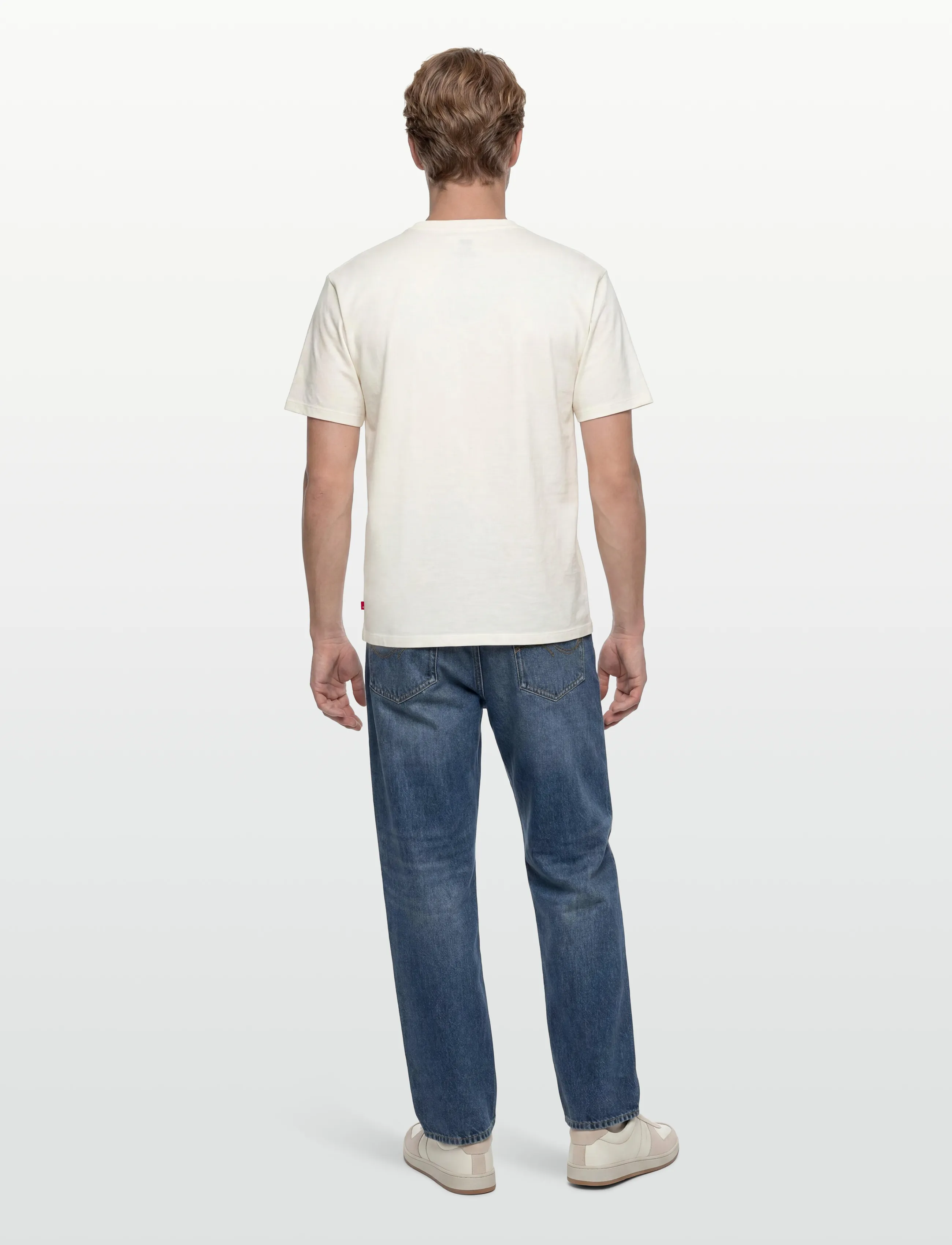 Levi's® - GRAPHIC VINTAGE FIT POCKET TEE - kortärmade t-shirts - whites - 4