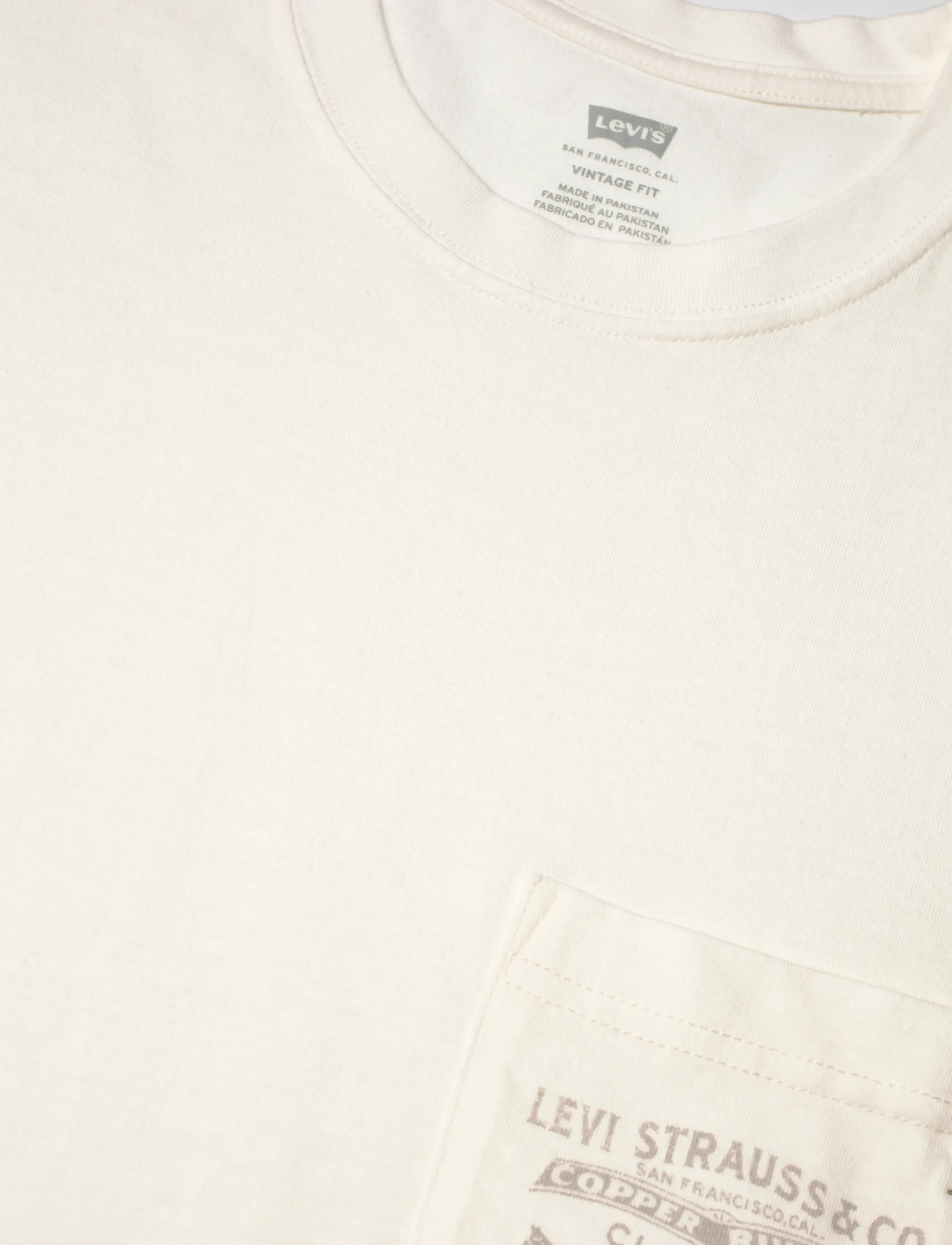 Levi's® - GRAPHIC VINTAGE FIT POCKET TEE - kortärmade t-shirts - whites - 5