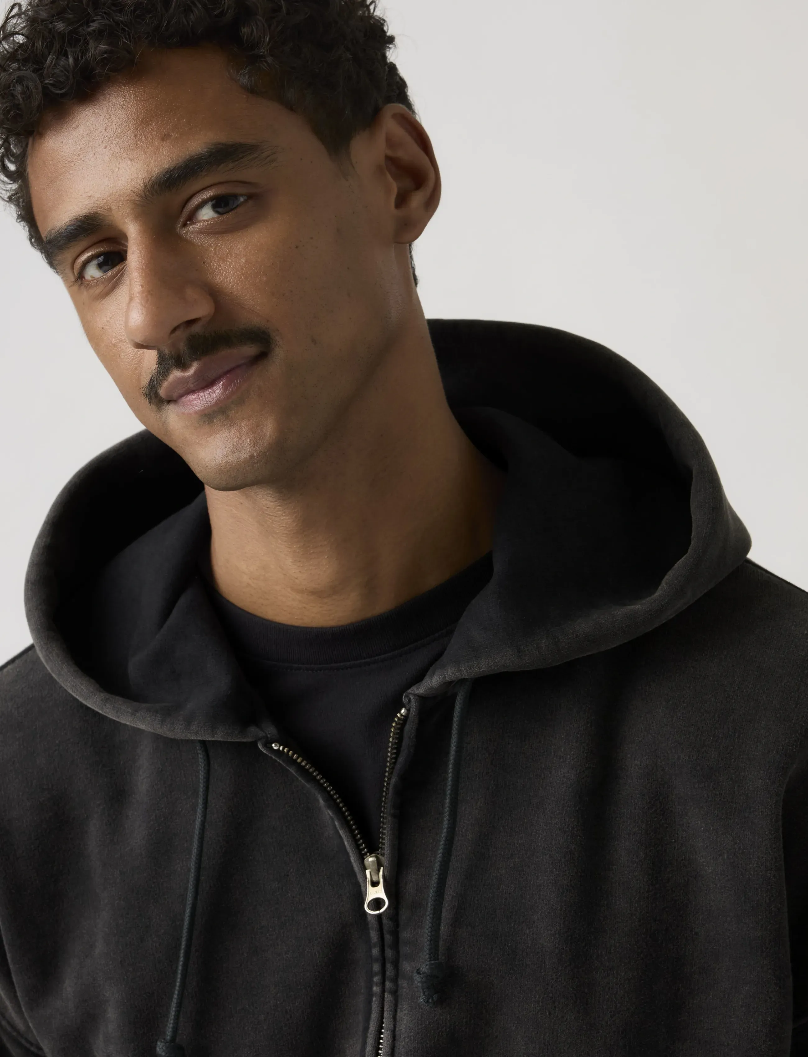 Levi's® - HAYES BOXY FULL ZIP GRUNGE WAS - kapuutsiga dressipluusid - blacks - 4