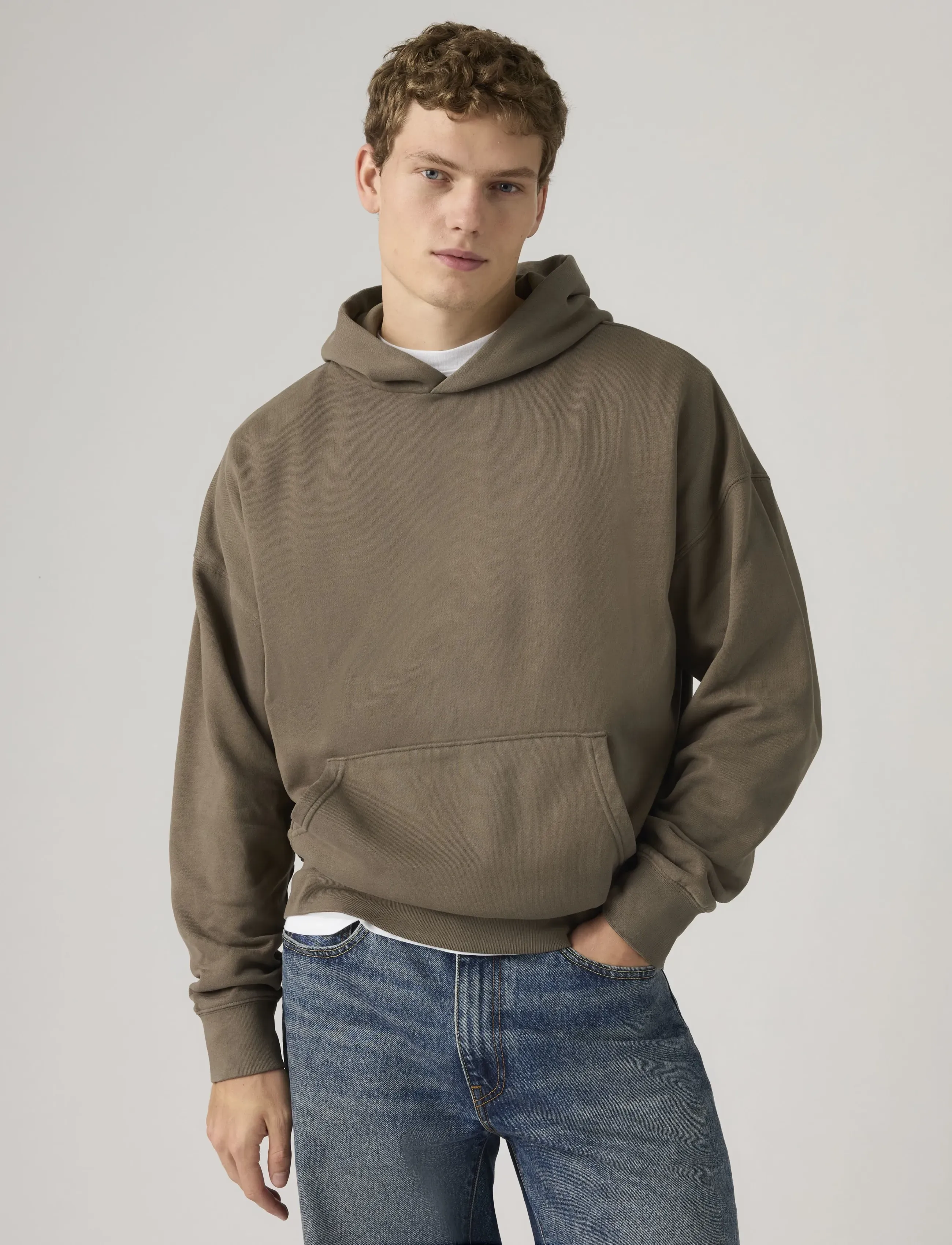 Levi's® - SOFT CROPPED HOODIE GARMENT DY - browns - 5