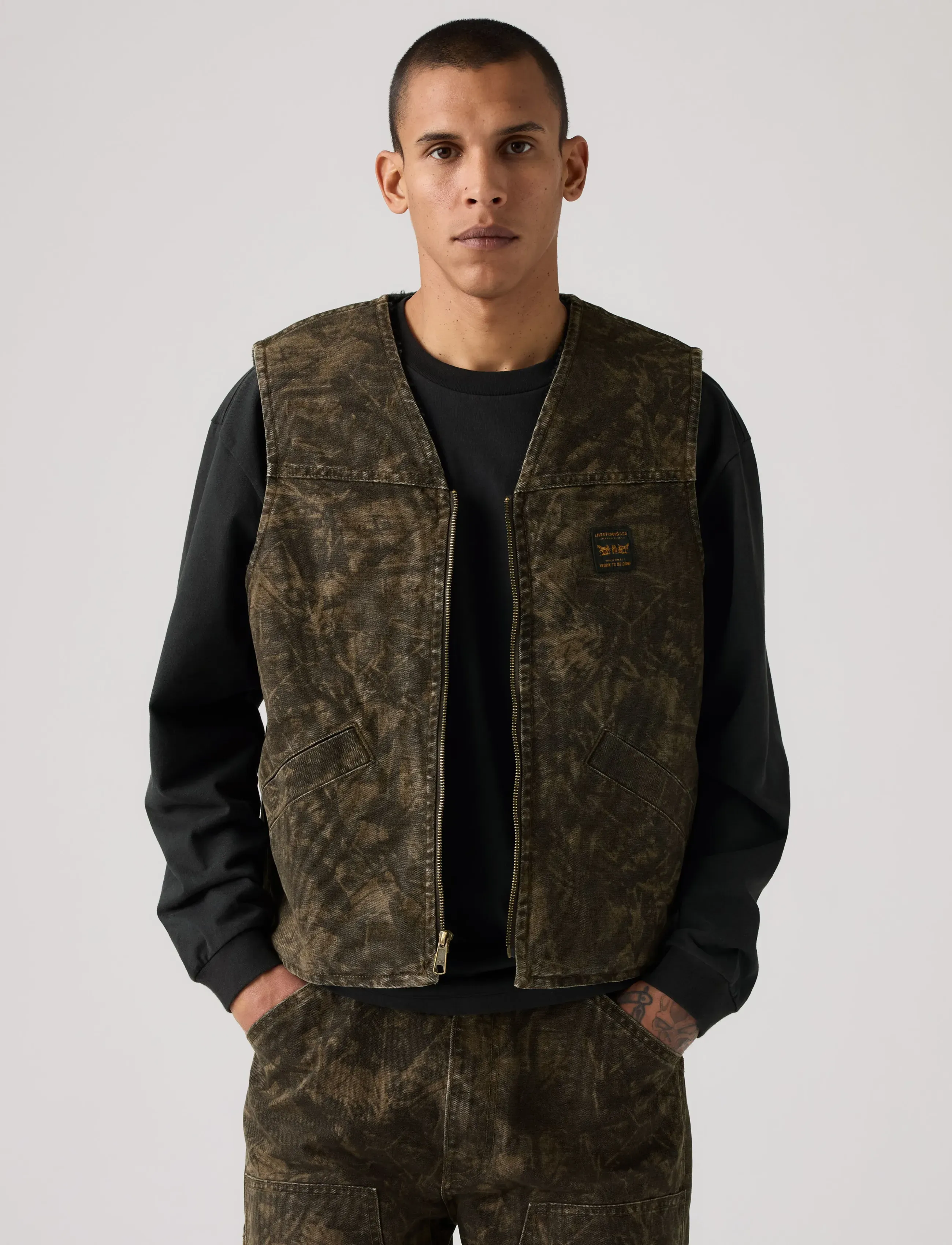 Levi's® - SARATOGA VEST RALEIGH CAMO DAR - herbstliche kleidung - greens - 0