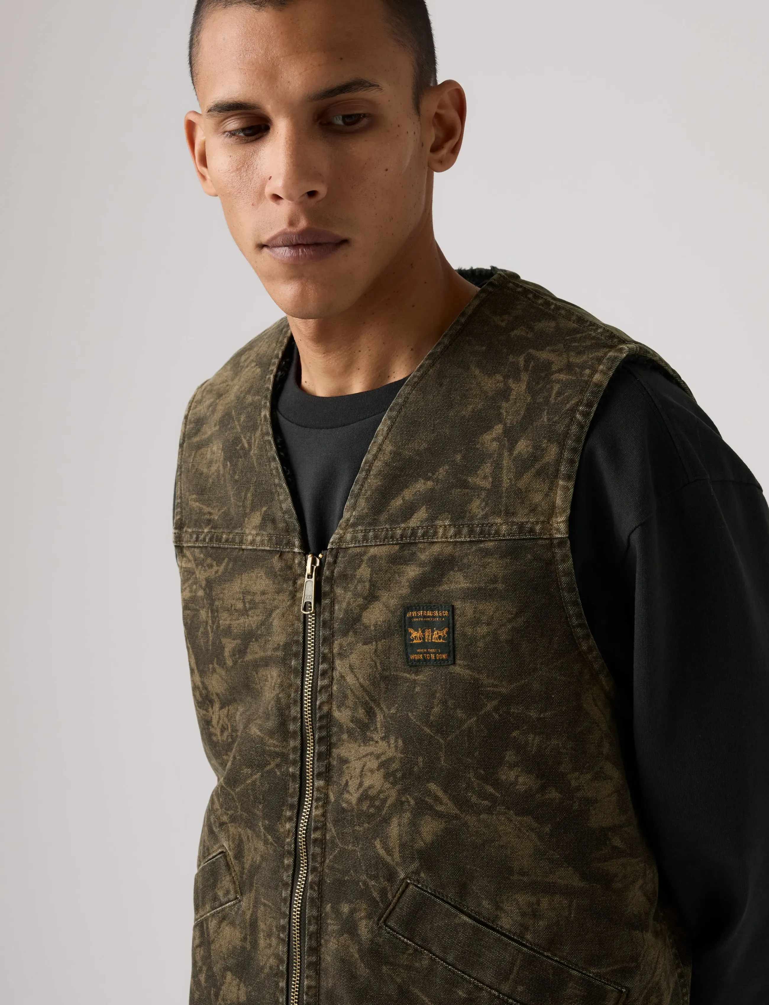 Levi's® - SARATOGA VEST RALEIGH CAMO DAR - herbstliche kleidung - greens - 3