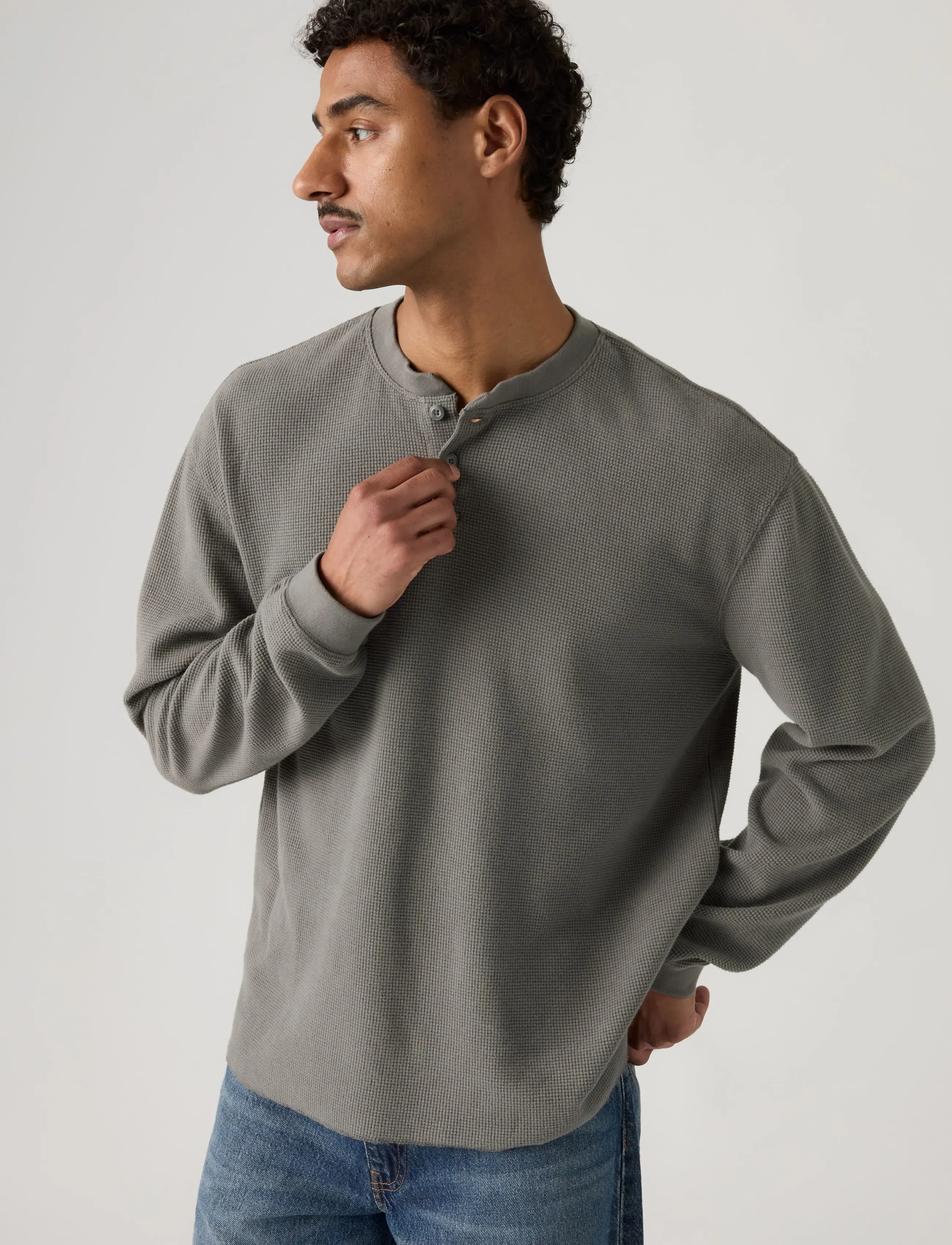Levi's® LS RLX BUTTON HENLEY SMOKED PE - T-Shirts - GREYS / grey