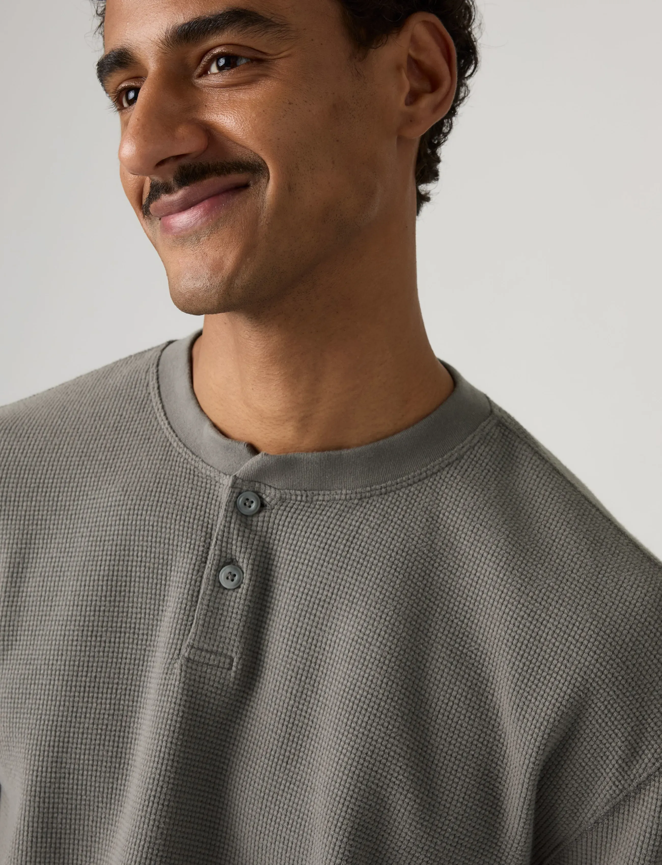 LEVIS ® Ls Rlx Button Henley Smoked Pe t-shirts herr – bild 4