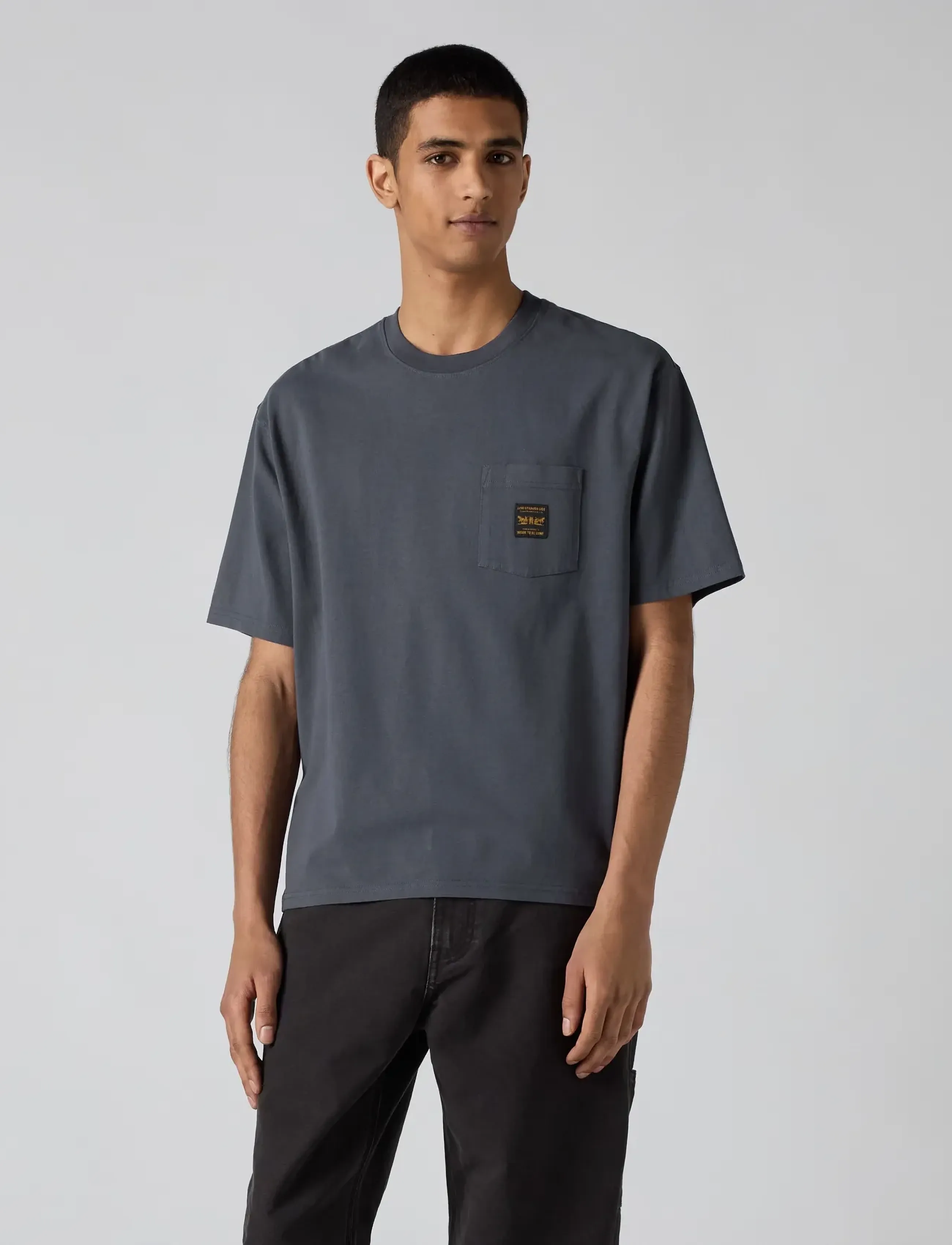 Levi's® - SS WORKWEAR PKT TEE PERISCOPE - efterårstøj - greys - 4