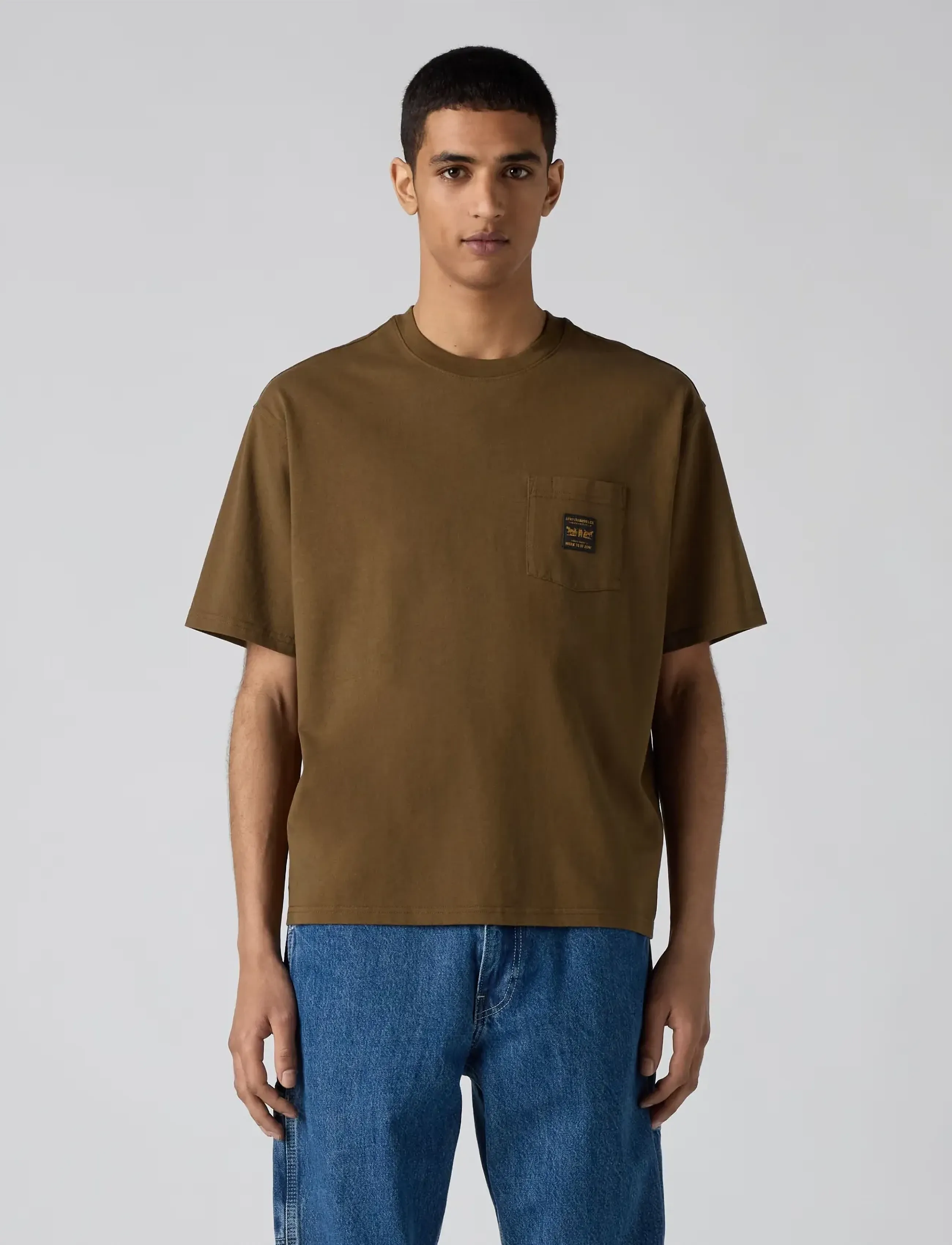 Levi's® - SS WORKWEAR PKT TEE DESERT PAL - t-shirts - neutrals - 4