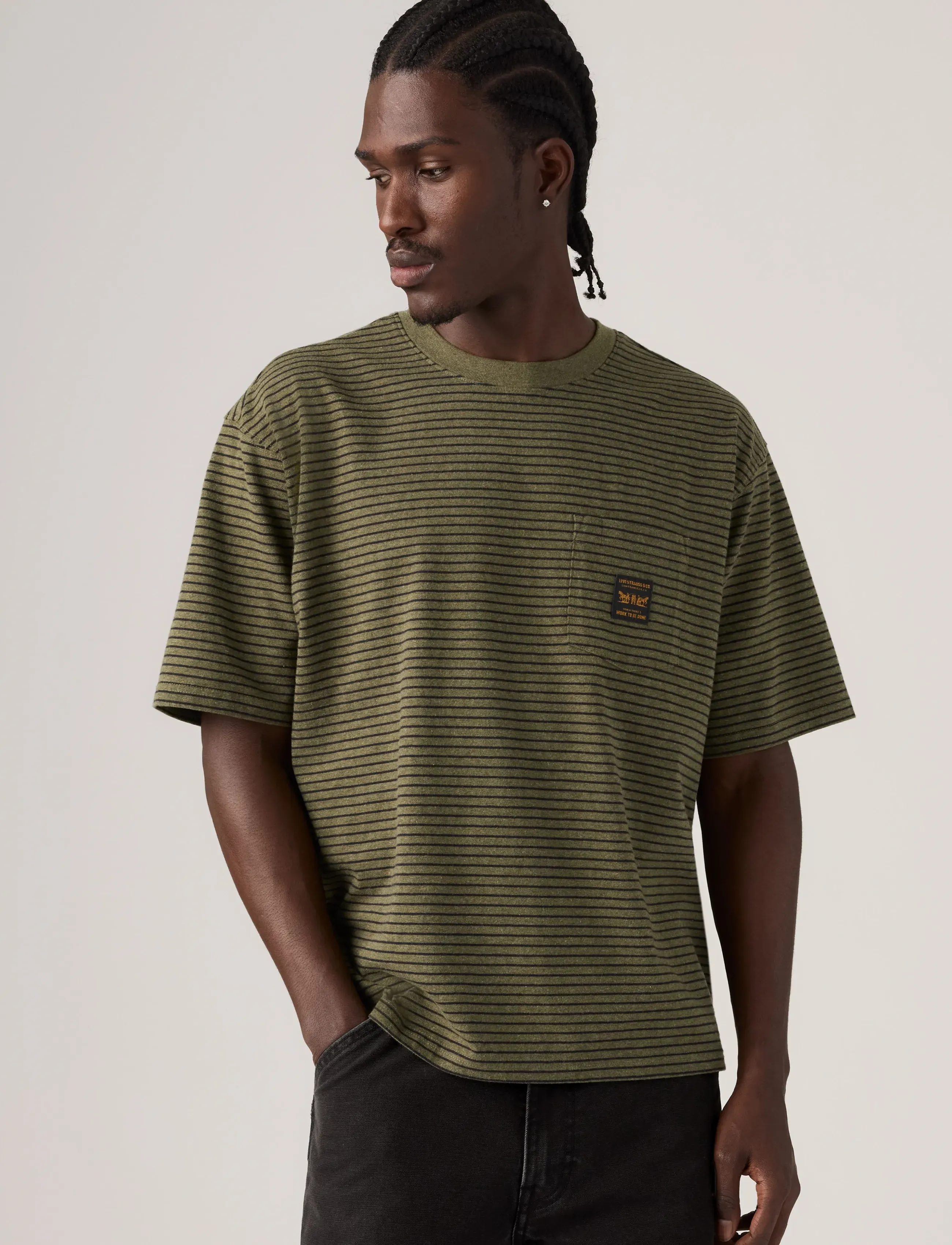 Levi's® SS WORKWEAR PKT TEE GARRY STRI - T-Shirts - GREENS / green