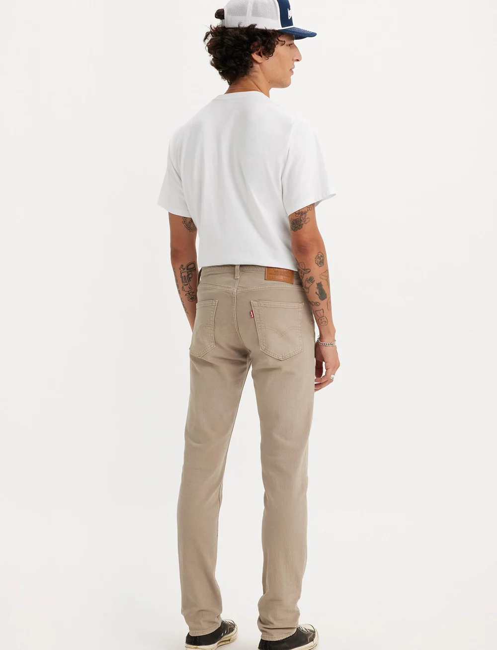 Mens beige levi jeans on sale