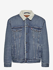 LEVI´S Men - TYPE 3 SHERPA TRUCKER FABLE SH - lined denim jackets - med indigo - worn in - 1