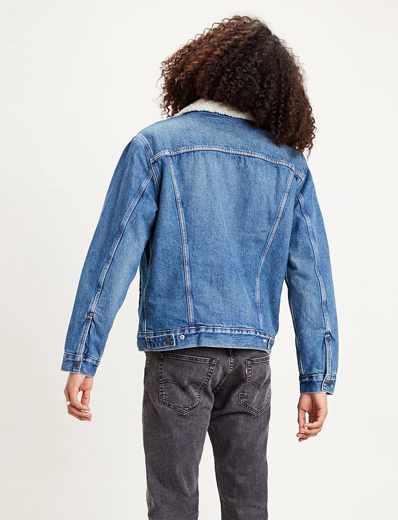 Levi's® - TYPE 3 SHERPA TRUCKER FABLE SH - lined denim jackets - med indigo - worn in - 3