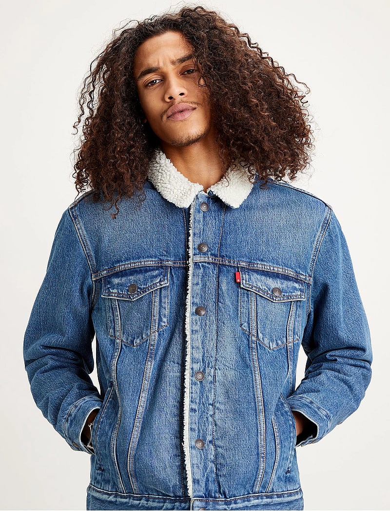 Levi's® - TYPE 3 SHERPA TRUCKER FABLE SH - lined denim jackets - med indigo - worn in - 4