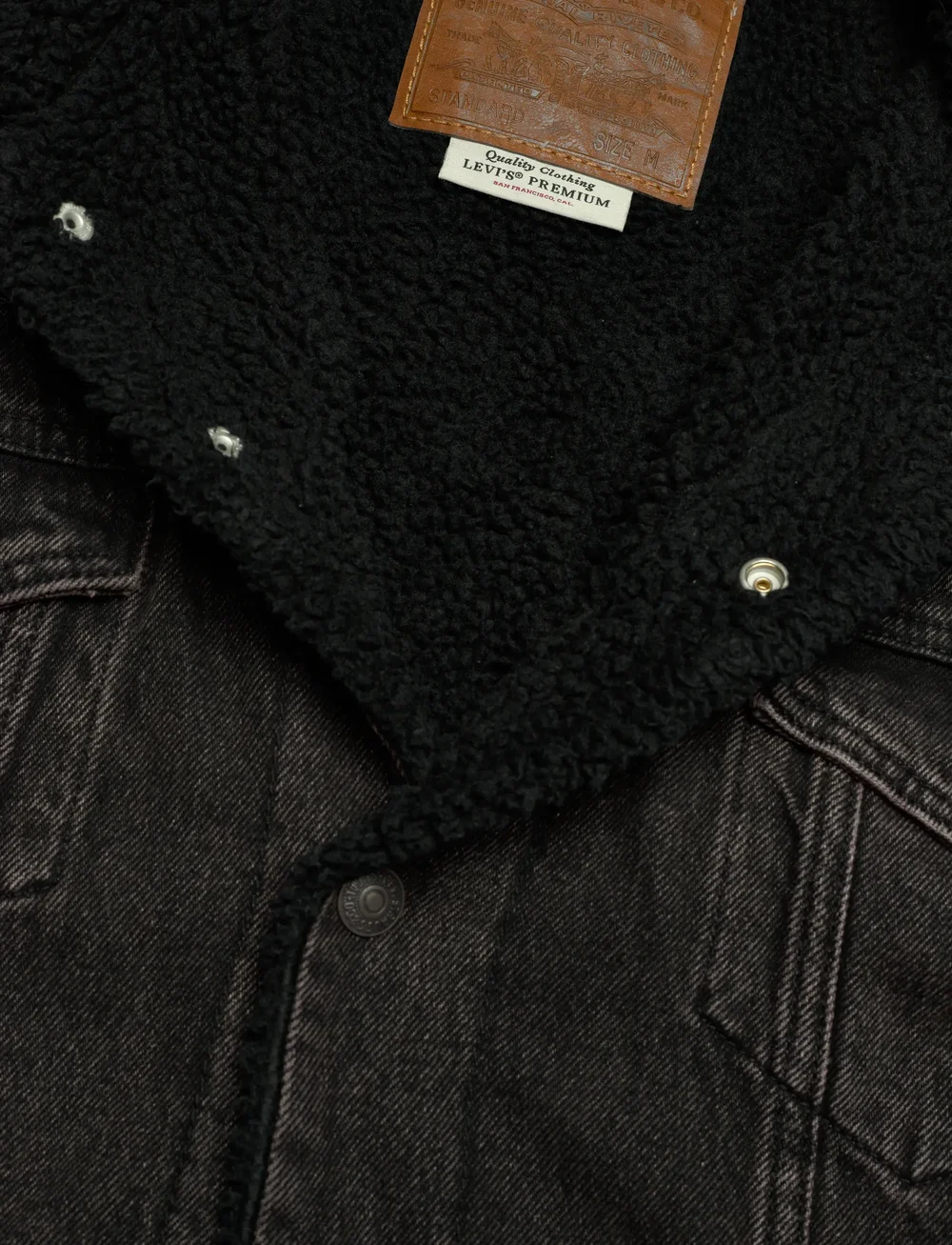 Levi's® - TYPE 3 SHERPA TRUCKER BUILT TO - lined denim jackets - blacks - 4