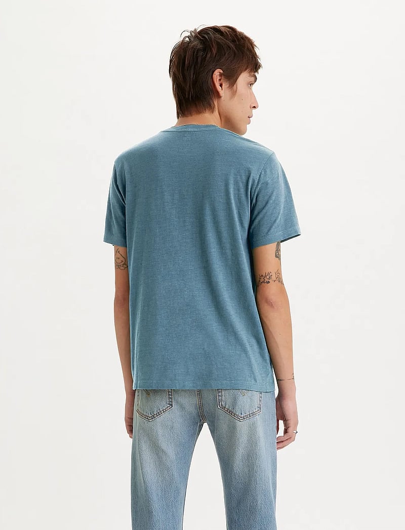 Levi's® - SS CLASSIC POCKET TEE INDIGO W - short-sleeved t-shirts - blues - 4