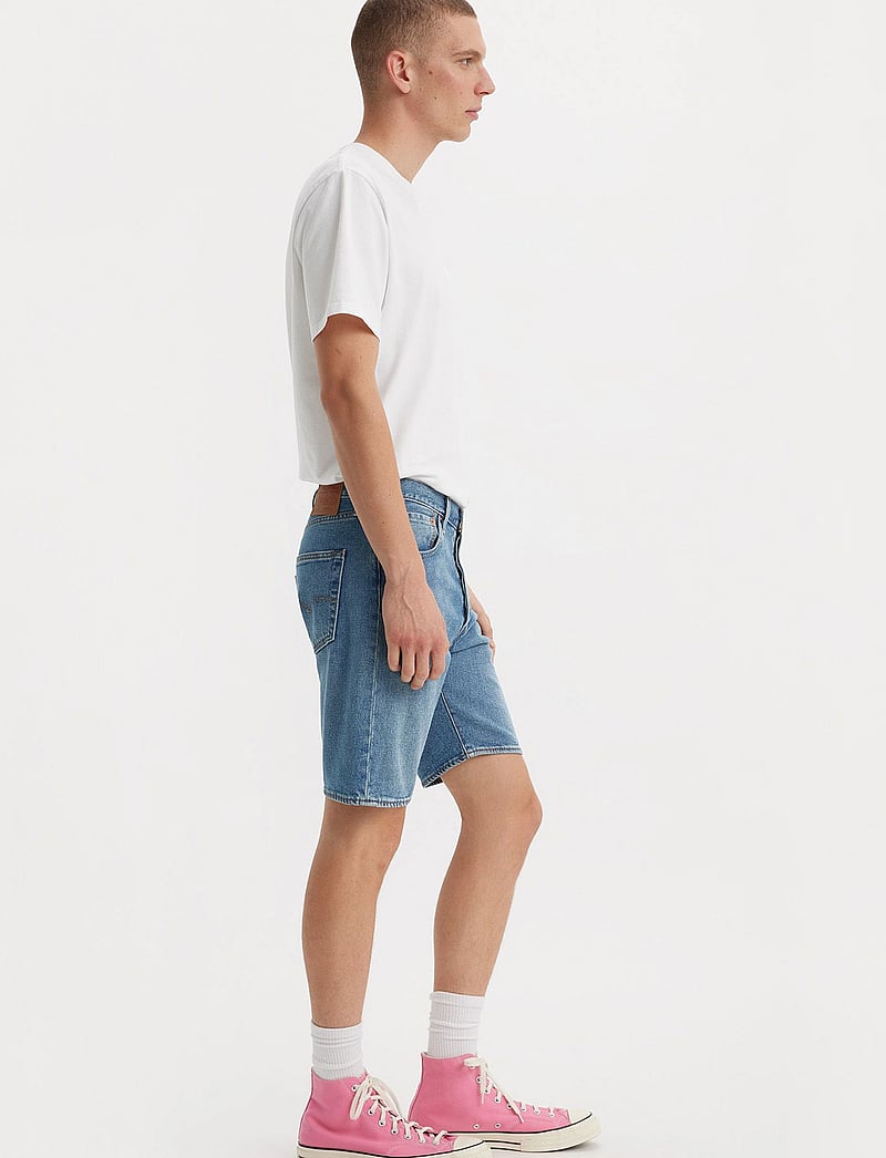 Levi's® - 501 ORIGINAL SHORTS 9AM ON BAT - jorts - med indigo - worn in - 5