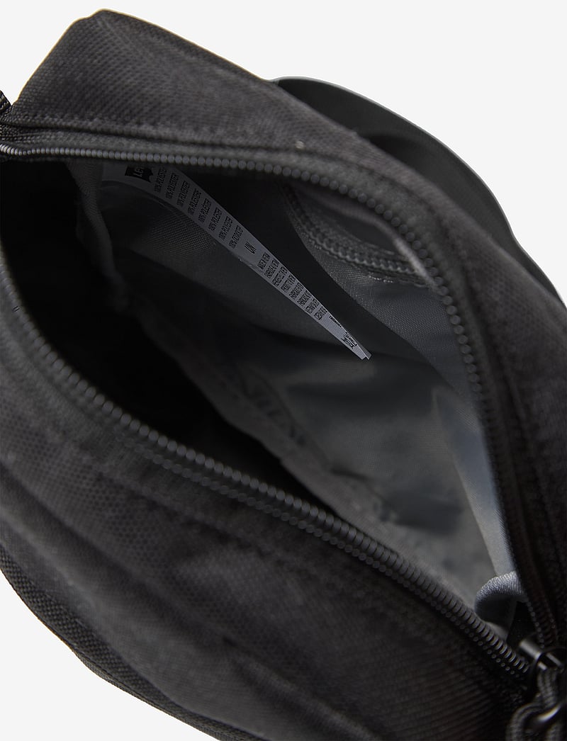 Levi's® - LM CROSSBODY BAG LEGACY GROUP - shoppa efter stil - blacks - 4