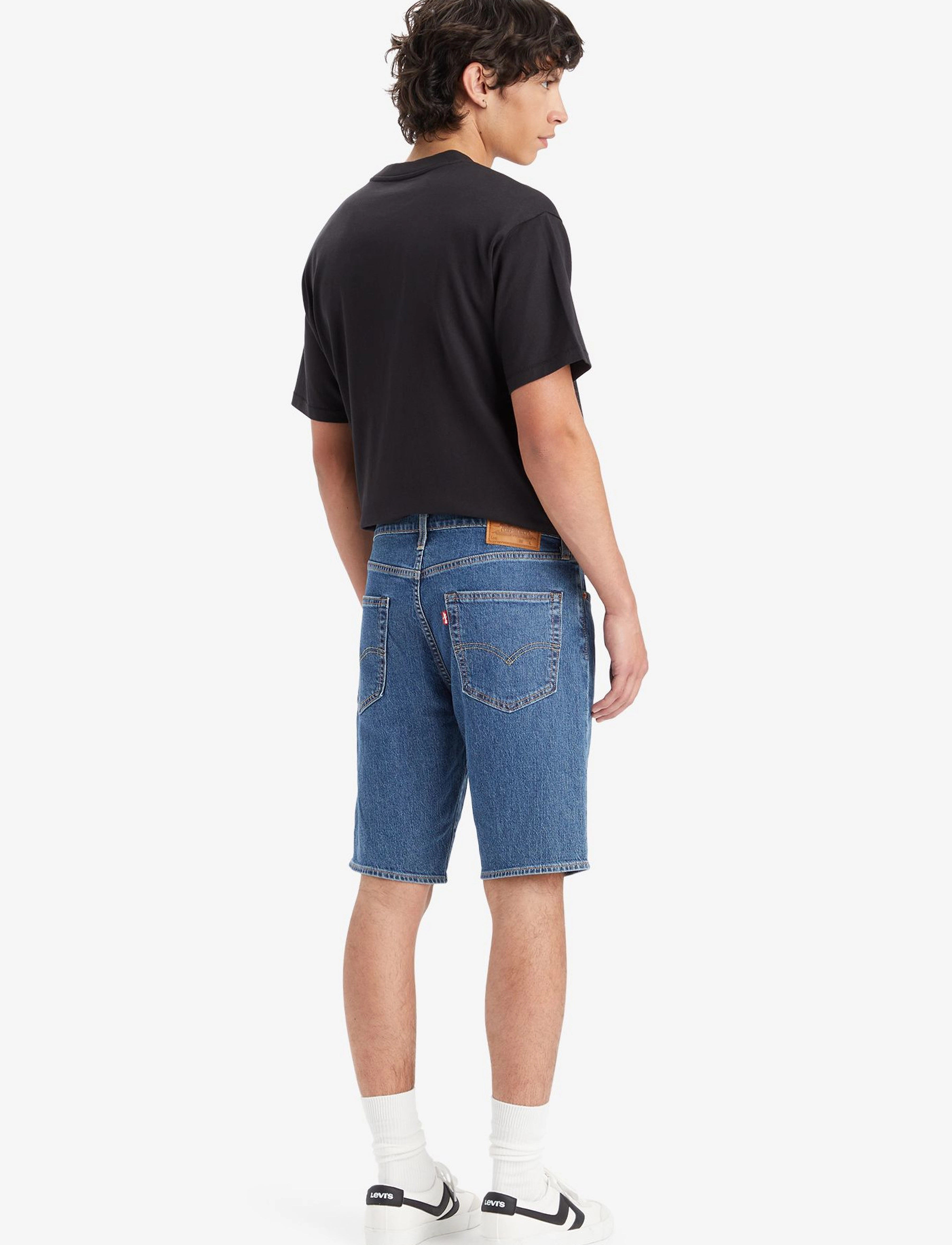 Levi's® - 405 STANDARD SHORTS BLUE CORE - med indigo - worn in - 4