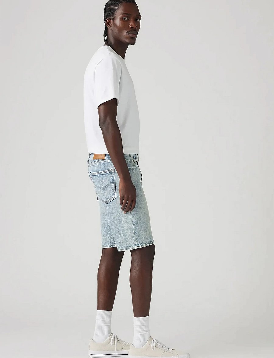 Levi's® - 405 STANDARD SHORTS LAST ENCOR - denim shorts - light indigo - worn in - 3