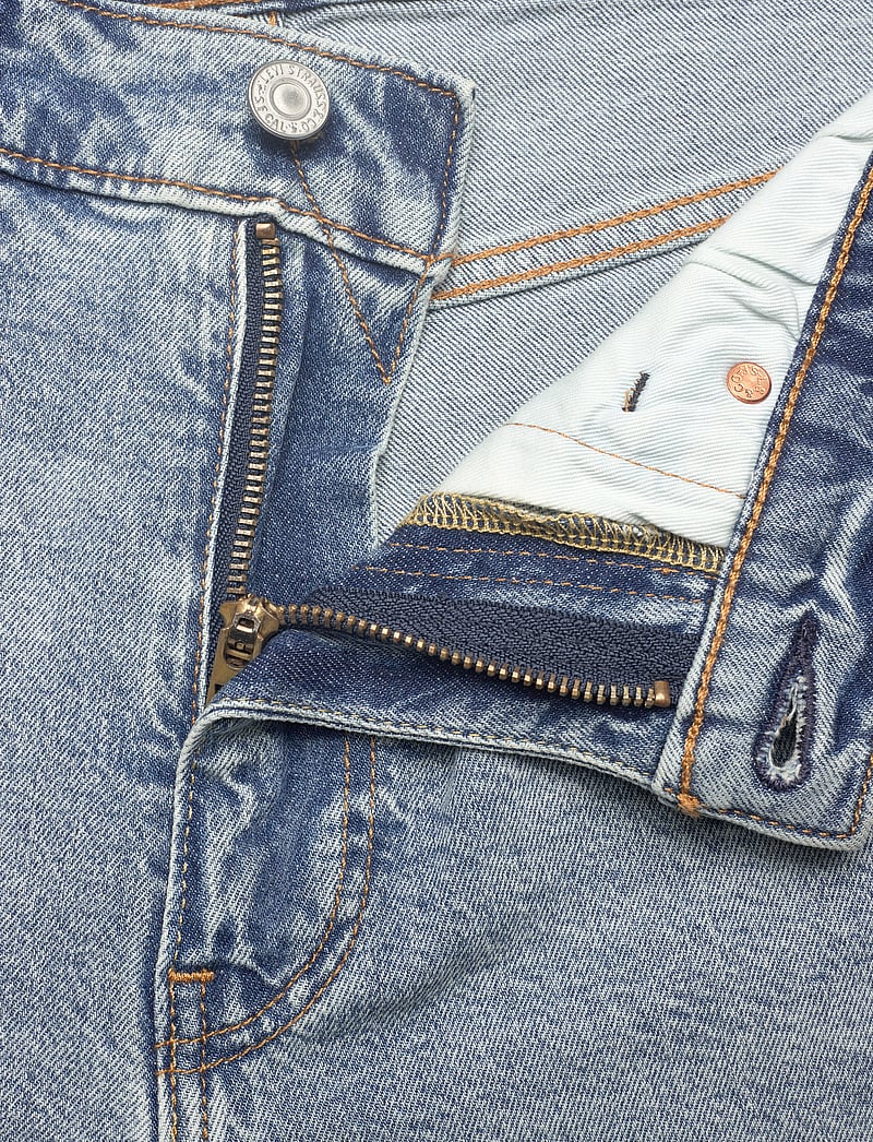 Levi's® - 405 STANDARD SHORTS LAST ENCOR - jorts - light indigo - worn in - 5