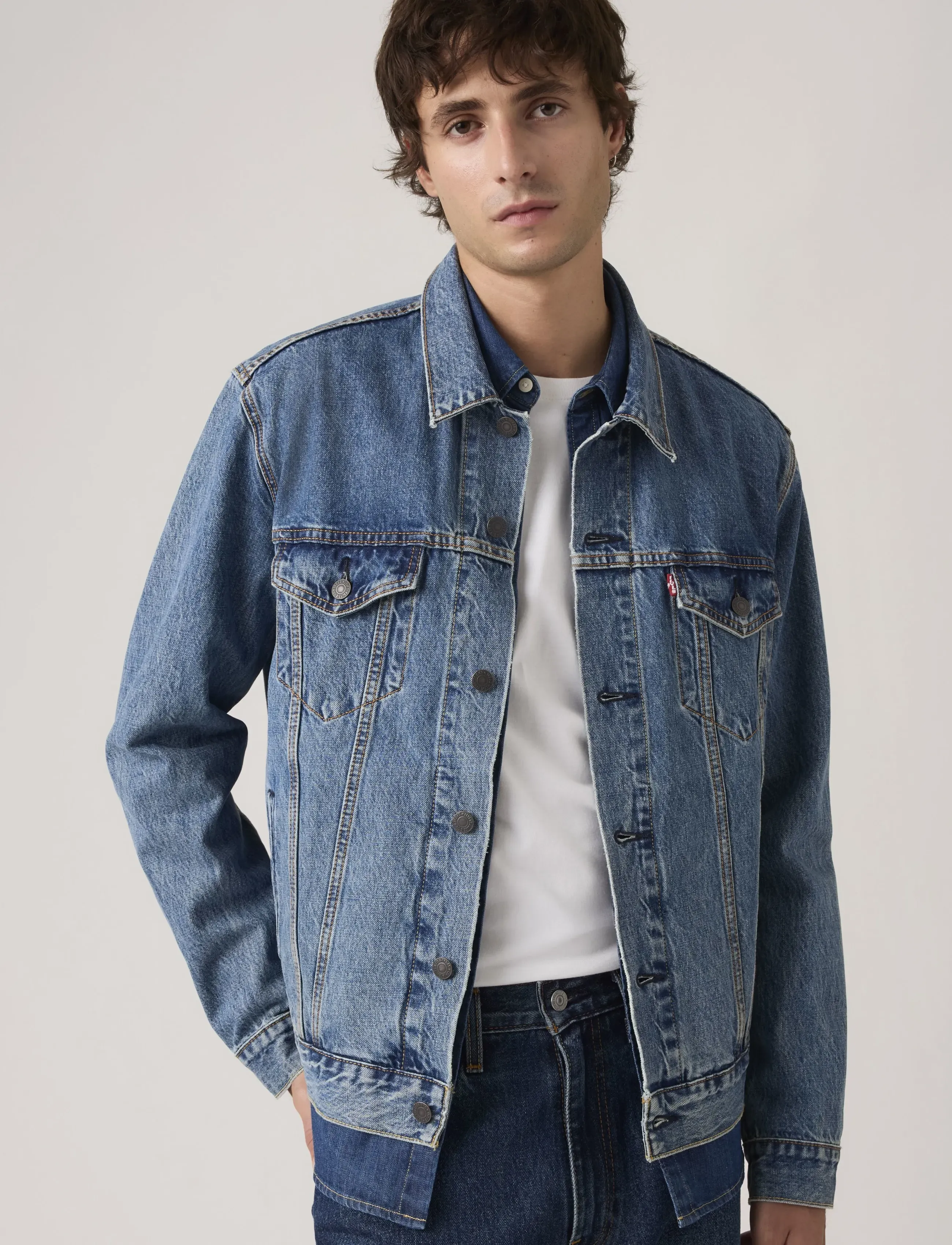 Levi's® THE TRUCKER JACKET WASHED AWAY - Jassen - MED INDIGO - WORN IN / blue