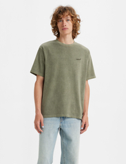 LEVI´S Men - RED TAB VINTAGE TEE THYME GARM - short-sleeved t-shirts - greens - 3