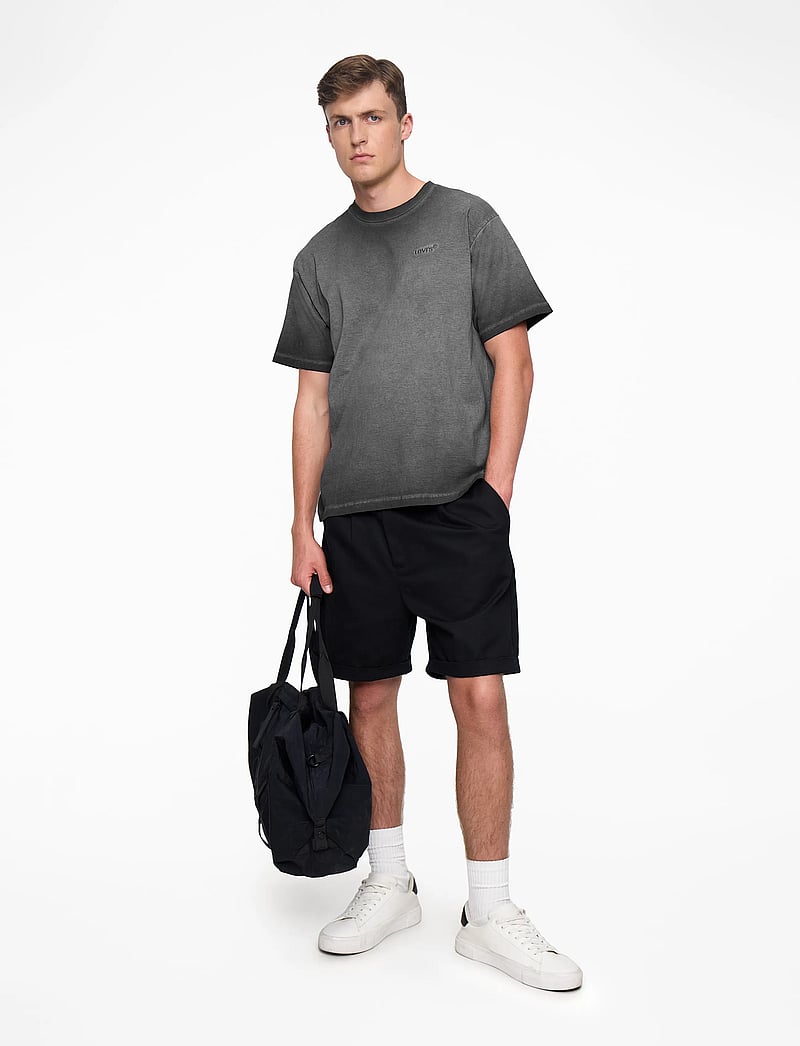 Levi's® - RED TAB VINTAGE TEE OIL WASH D - kurzärmelig - blacks - 2