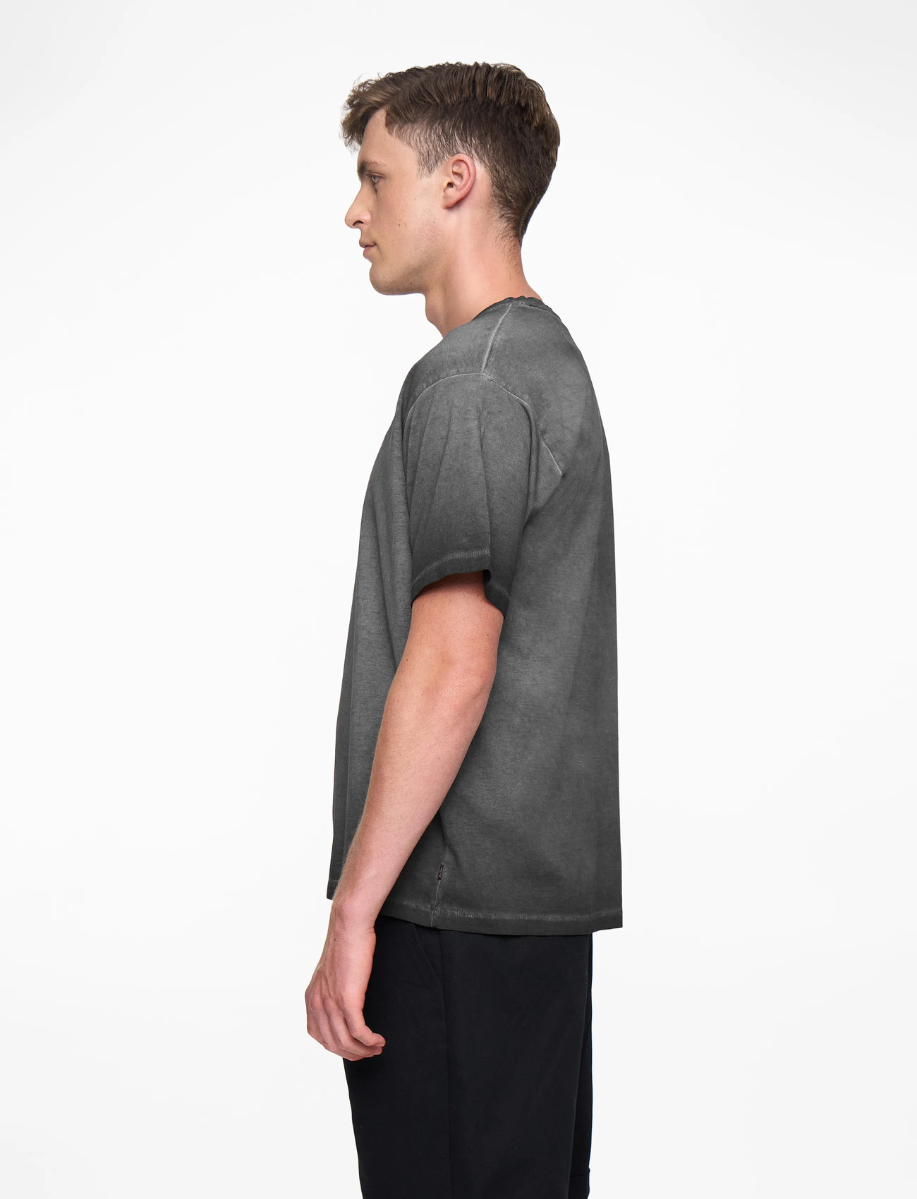 Levi's® - RED TAB VINTAGE TEE OIL WASH D - kurzärmelig - blacks - 3