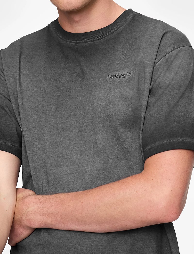 Levi's® - RED TAB VINTAGE TEE OIL WASH D - kurzärmelig - blacks - 5