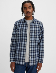 LEVI´S Men - RELAXED FIT WESTERN T2 MT FOLS - casual skjortor - light indigo - worn in - 2