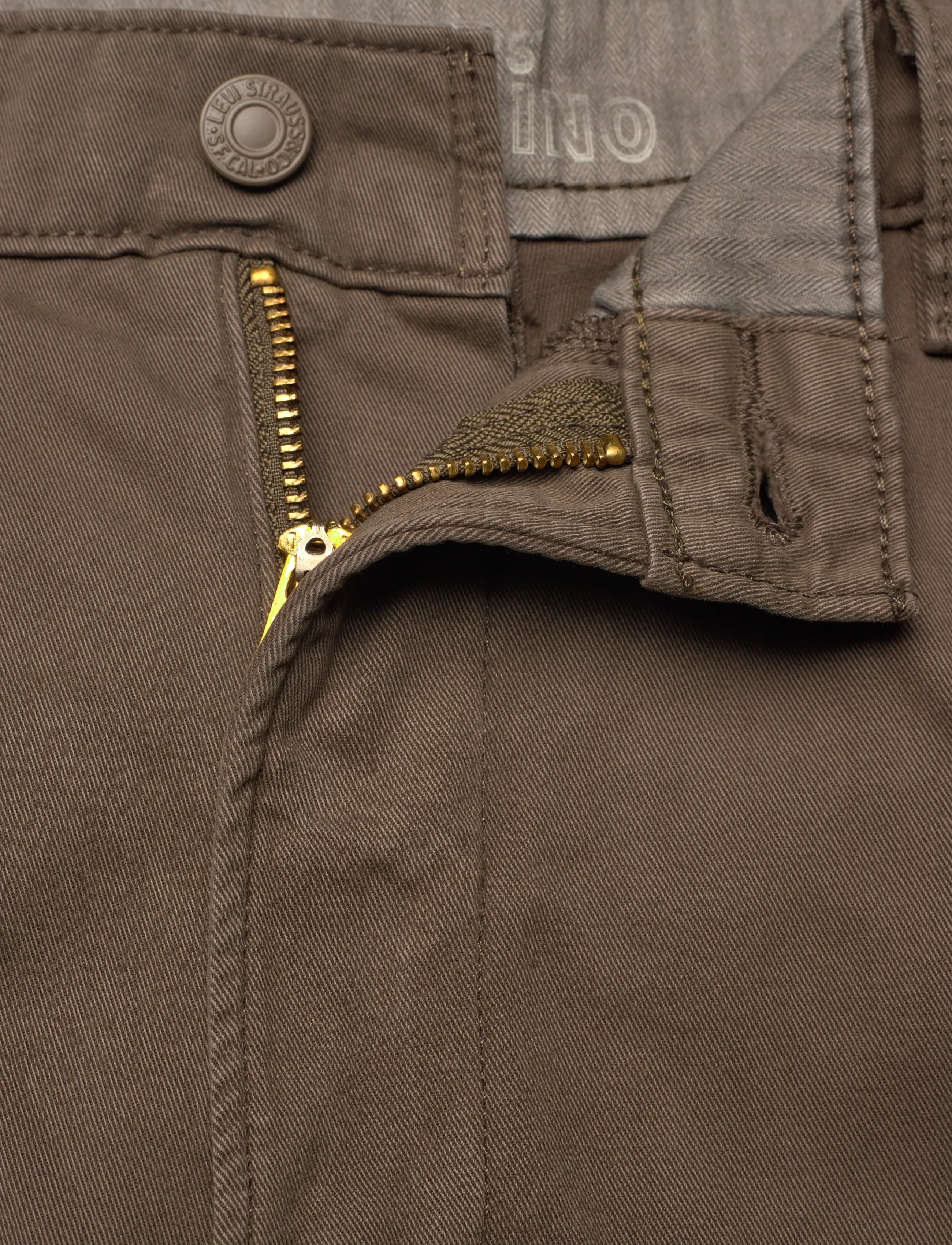 Levi's® Xx Chino Authentic Rlx Mtk Brw (LSMA575300940) - Chinos