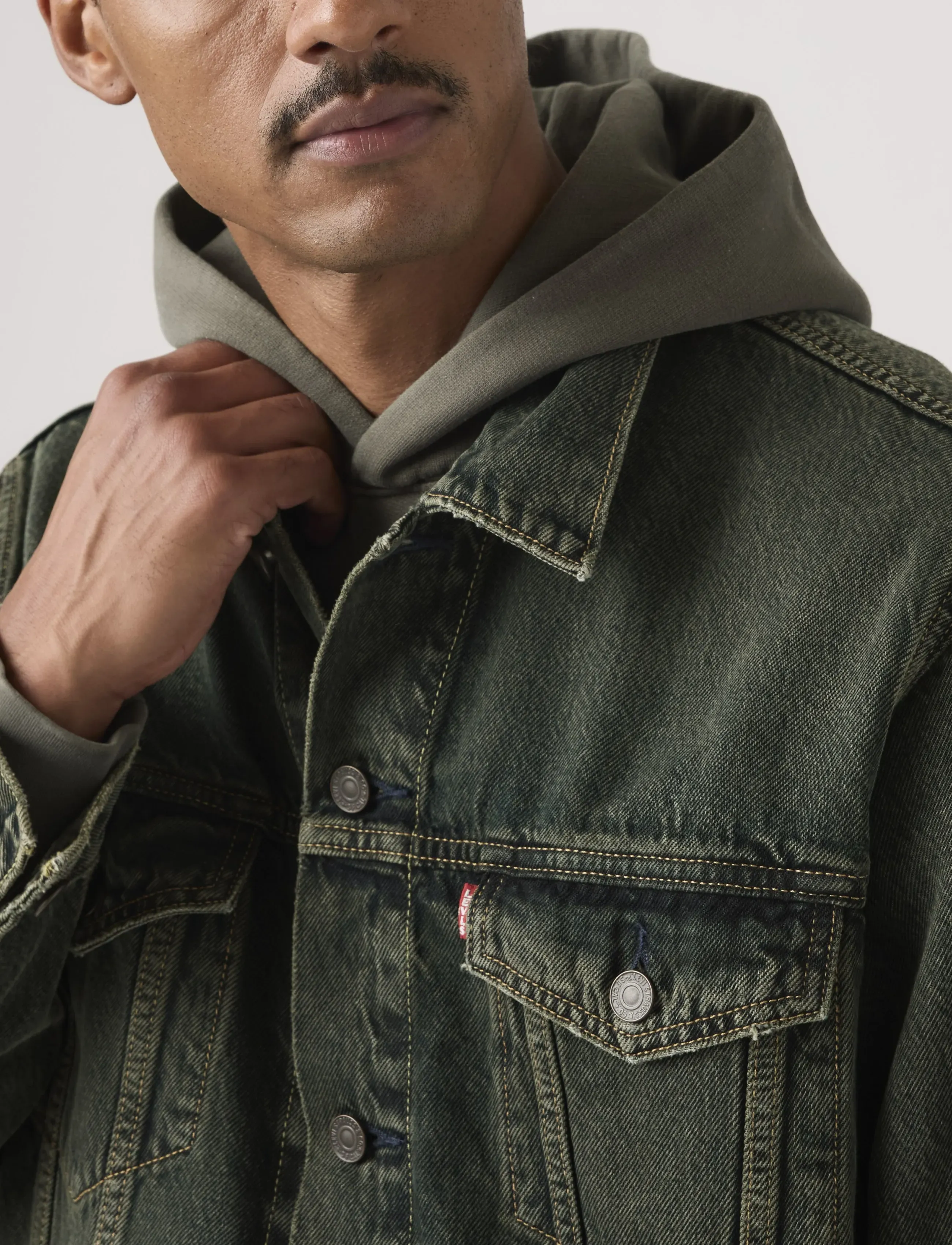 Levi's® - RELAXED FIT TRUCKER UNTIL ITS - unlined denim jackets - greens - 4