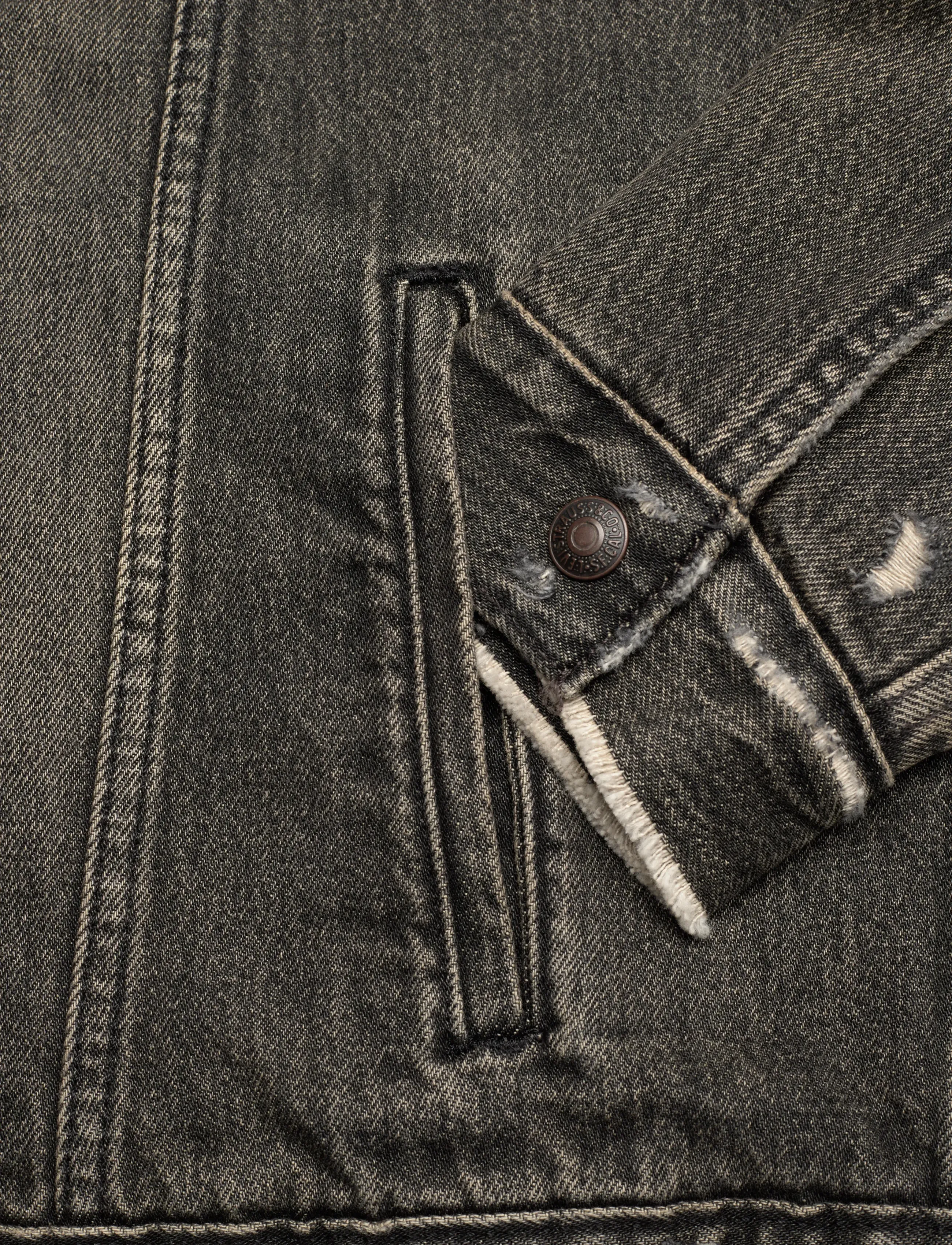 Levi's® - RELAXED FIT SHERPA TRKR SALT L - forede denimjakker - blacks - 5