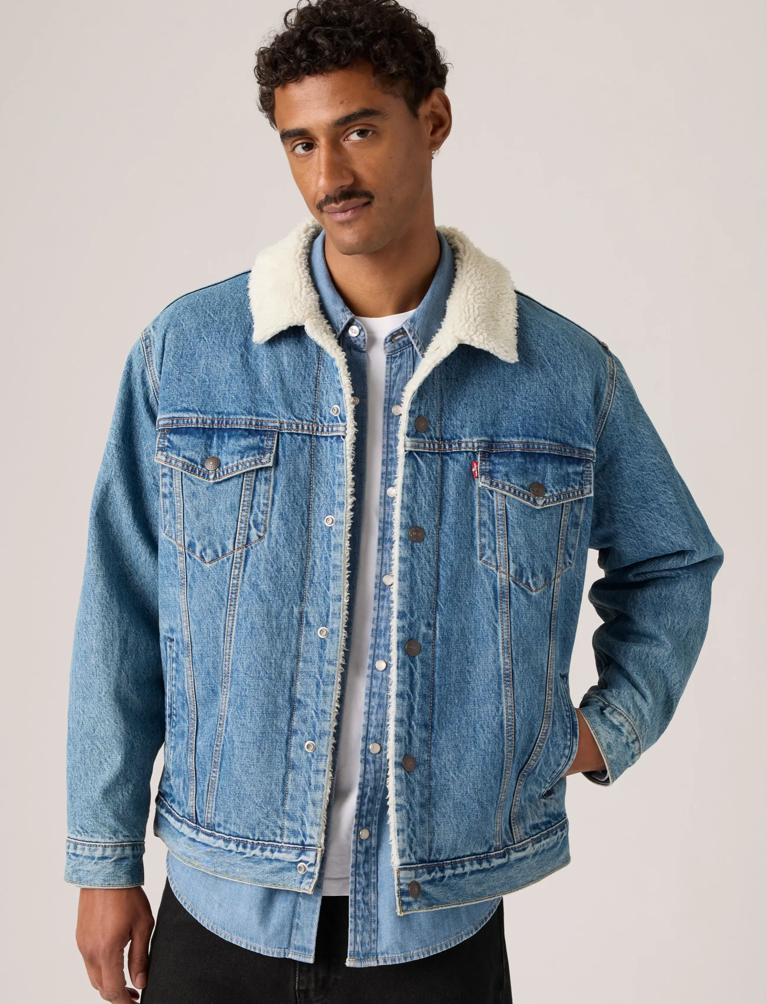 Levi's® RELAXED FIT SHERPA TRKR WASHED - Üleriided - MED INDIGO - WORN IN / blue