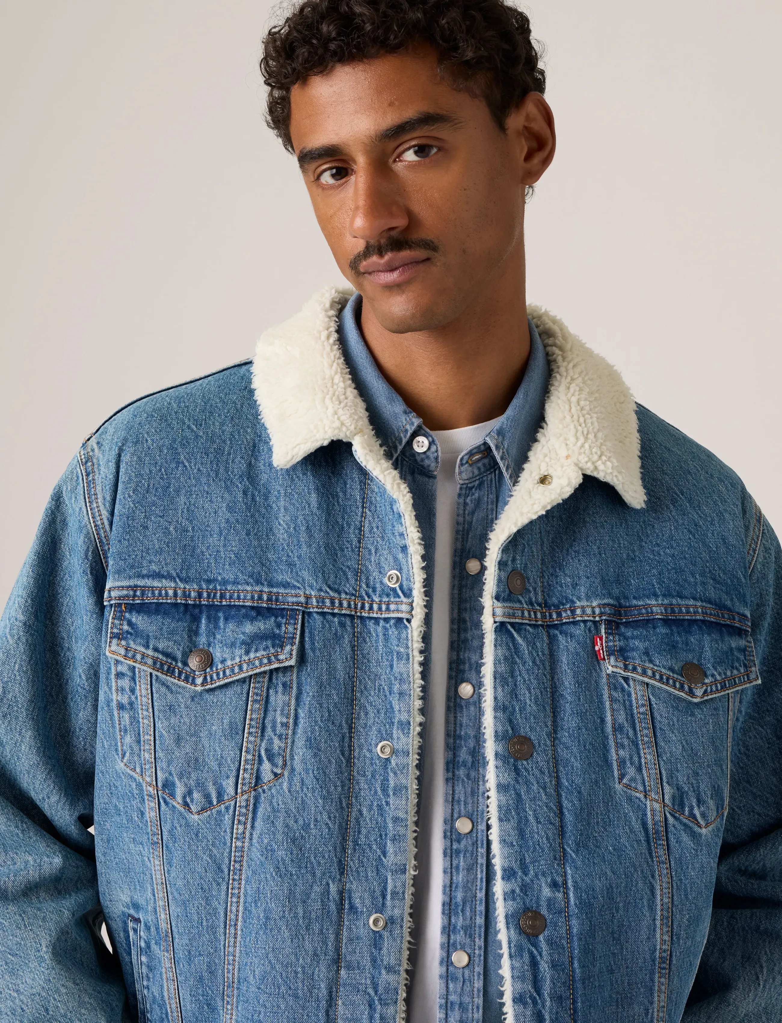 Levi's® - RELAXED FIT SHERPA TRKR WASHED - med indigo - worn in - 5