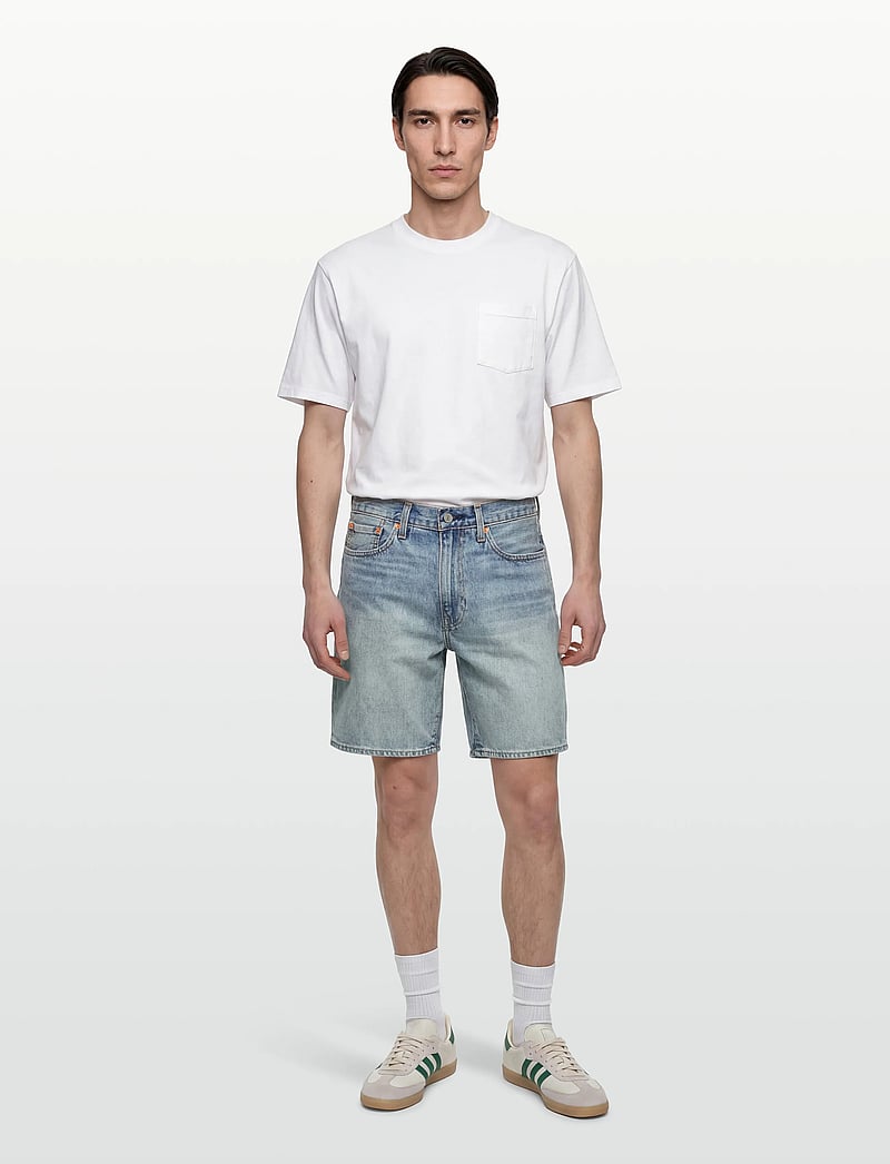 Levi's® - 468 LOOSE SHORTS LIGHT WORKOUT - jeans shorts - light indigo - worn in - 0