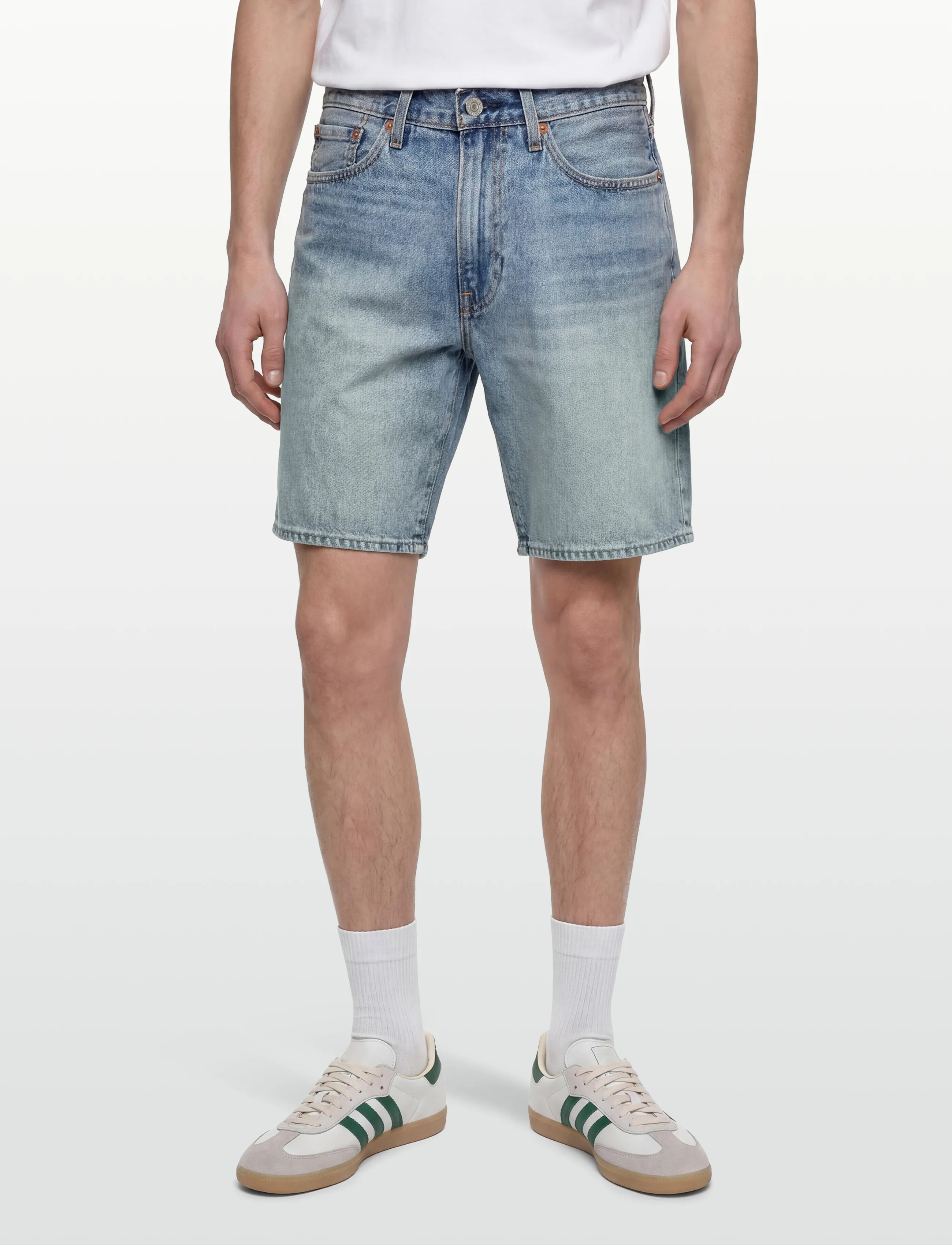 Levi's® - 468 LOOSE SHORTS LIGHT WORKOUT - mężczyźni - light indigo - worn in - 3