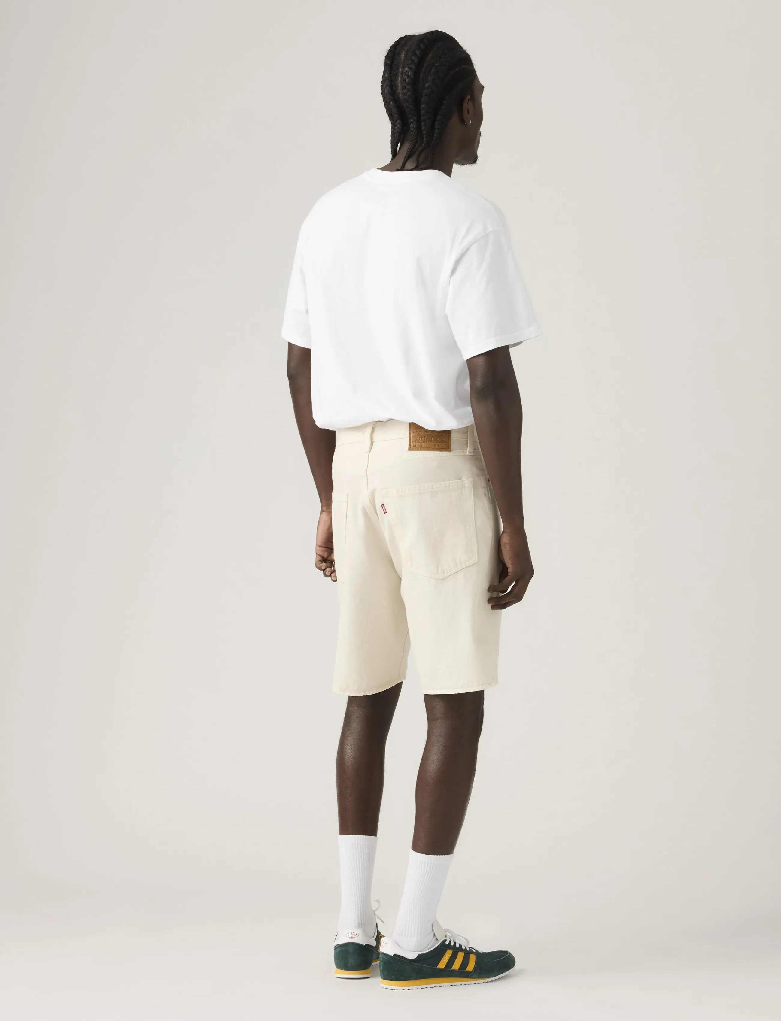 Levi's® - 468 LOOSE SHORTS ECRU BONE SHO - lühikesed teksapüksid - whites - 4